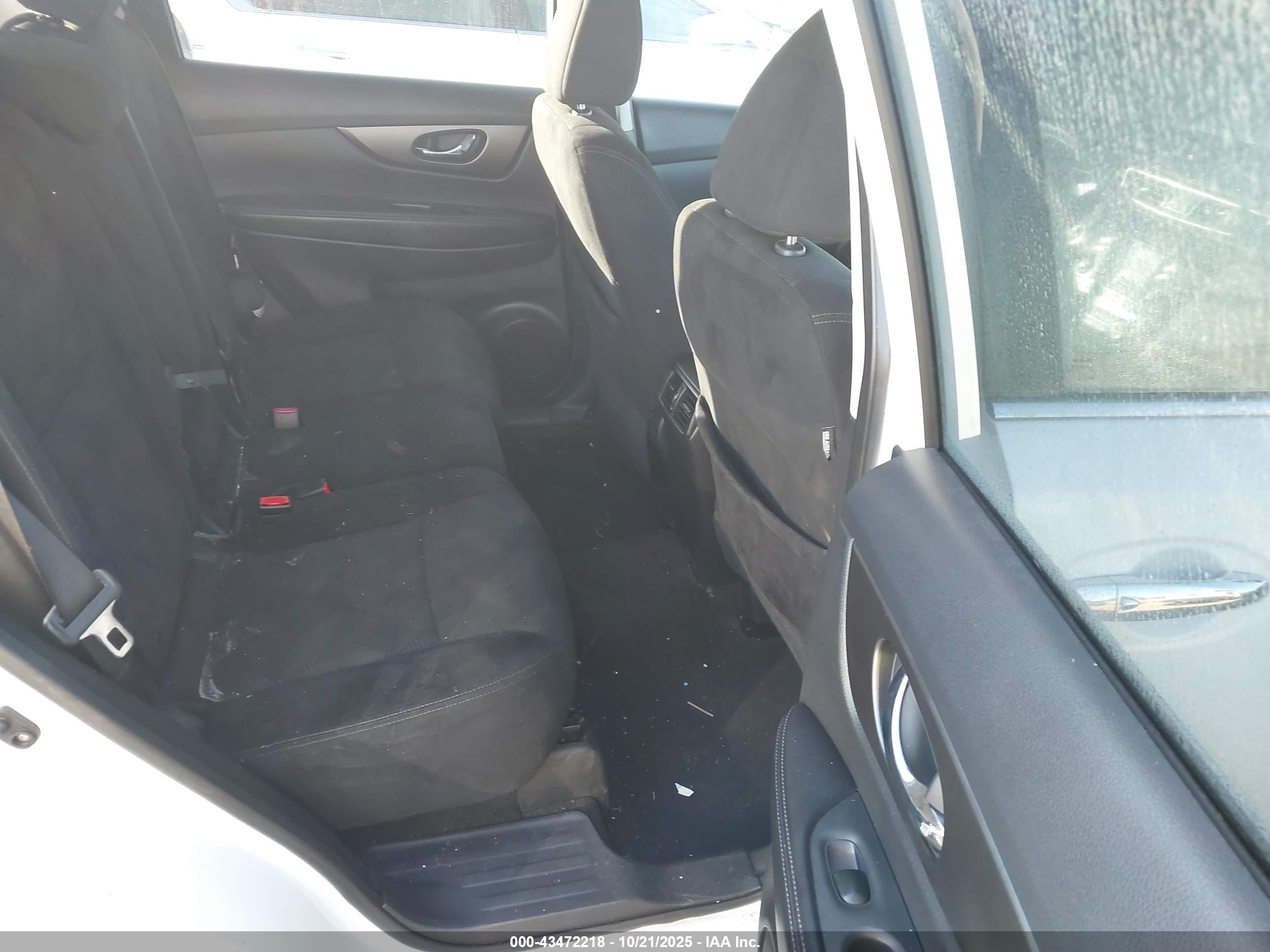 NISSAN ROGUE image 8