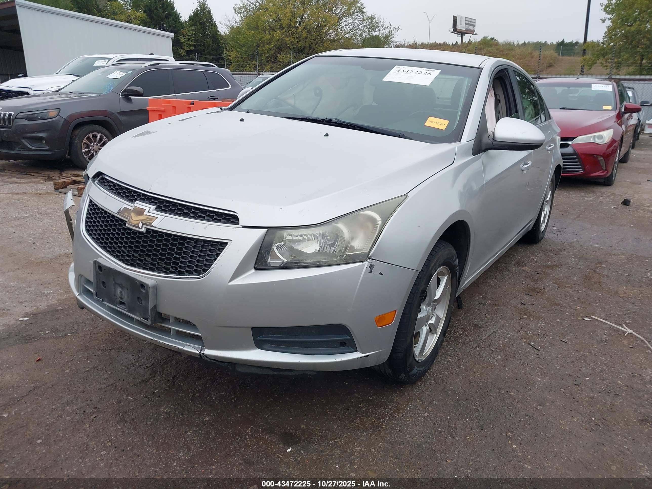 CHEVROLET CRUZE image 2
