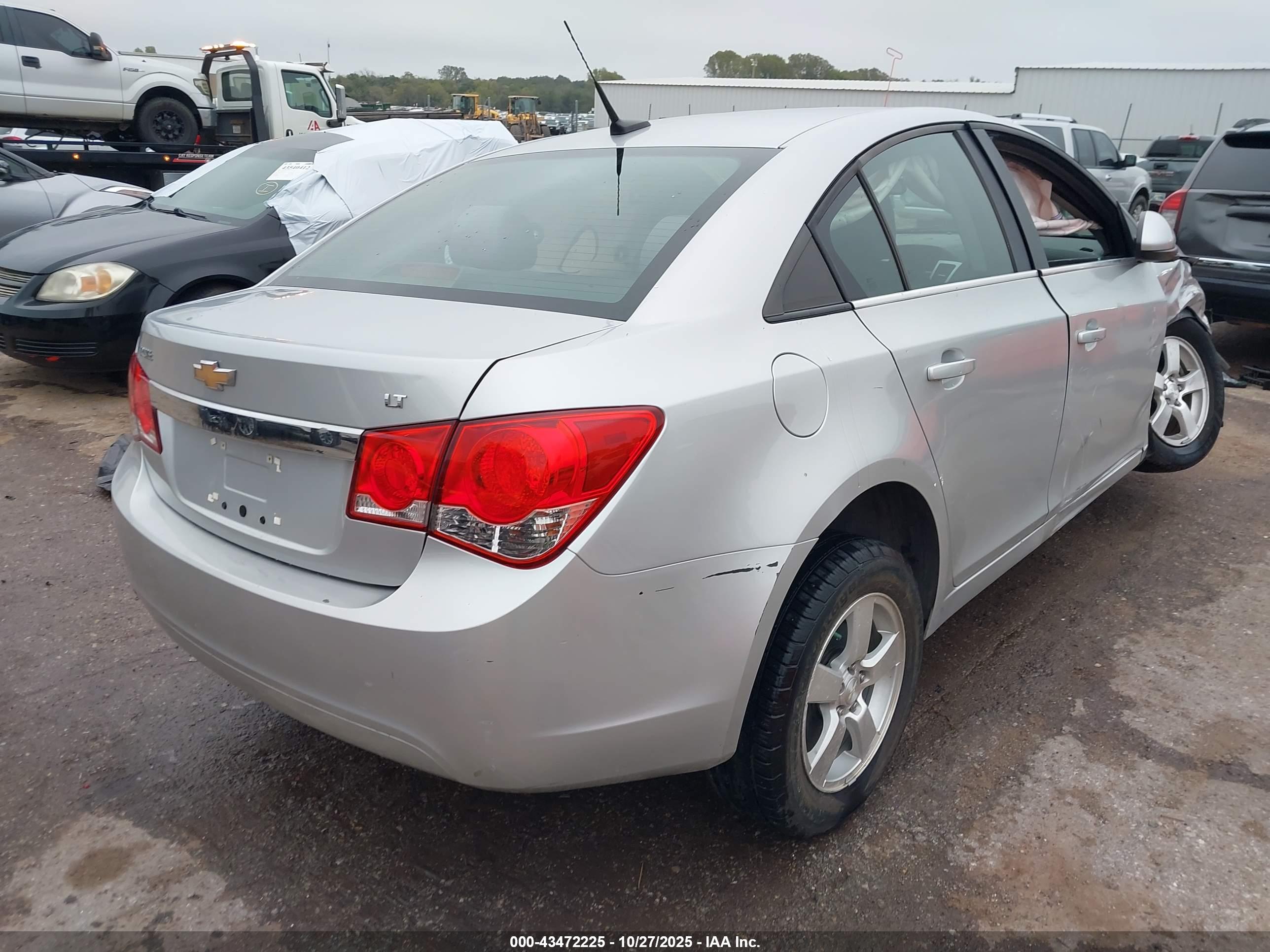 CHEVROLET CRUZE image 4