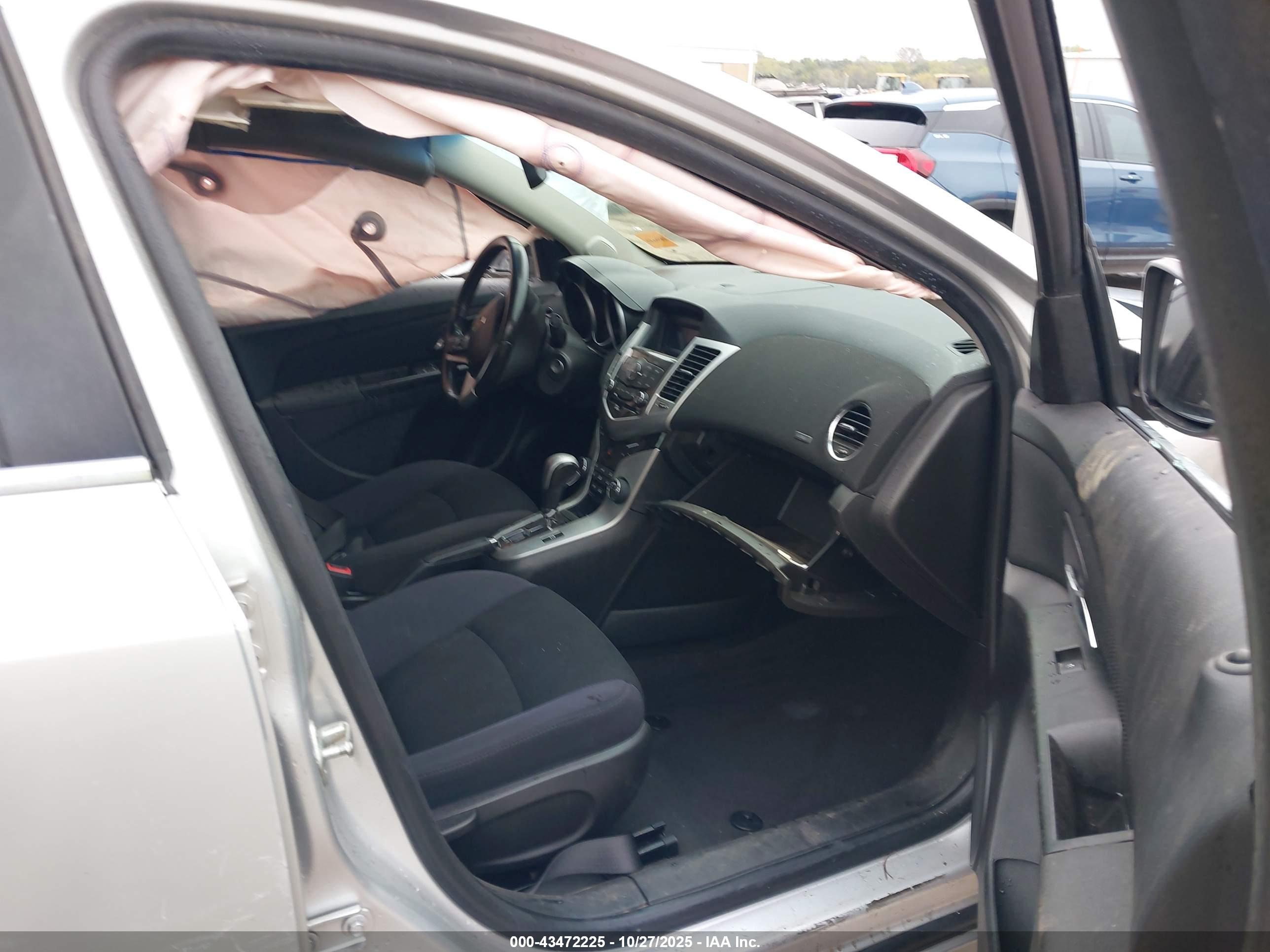 CHEVROLET CRUZE image 5