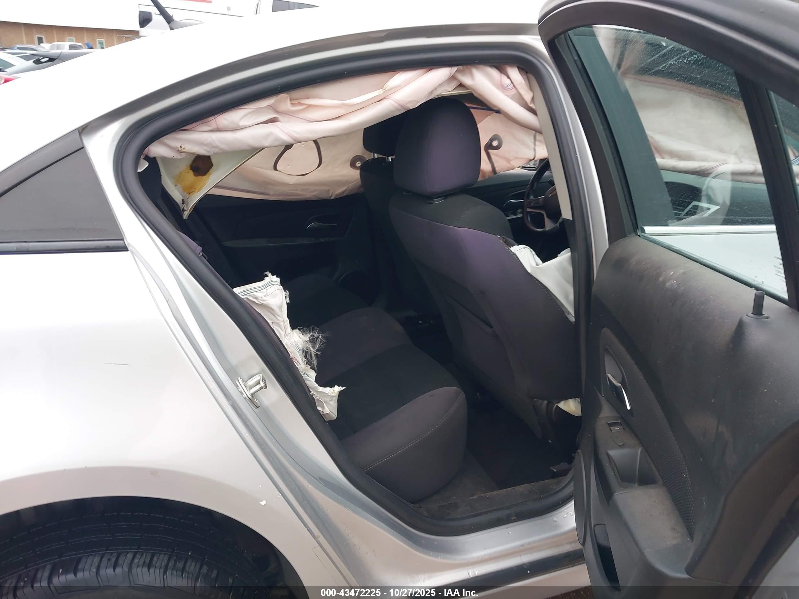 CHEVROLET CRUZE image 8