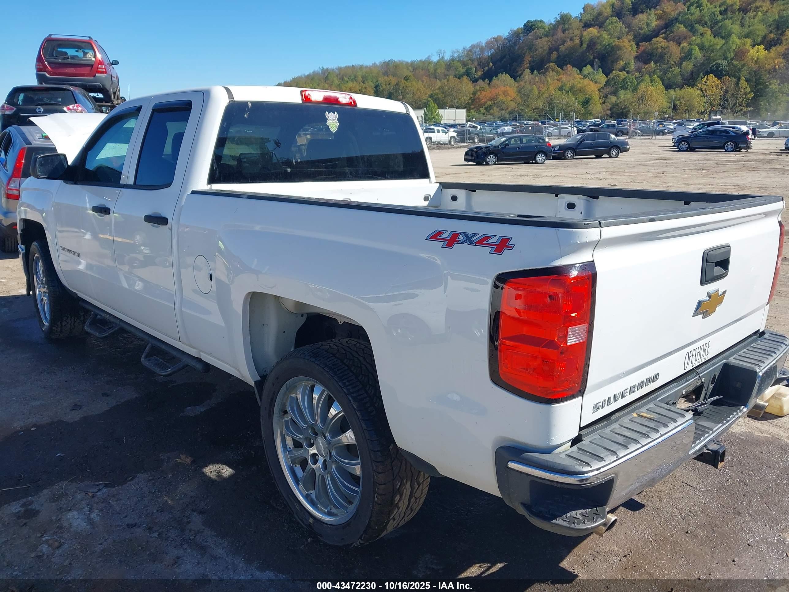 CHEVROLET SILVERADO image 3