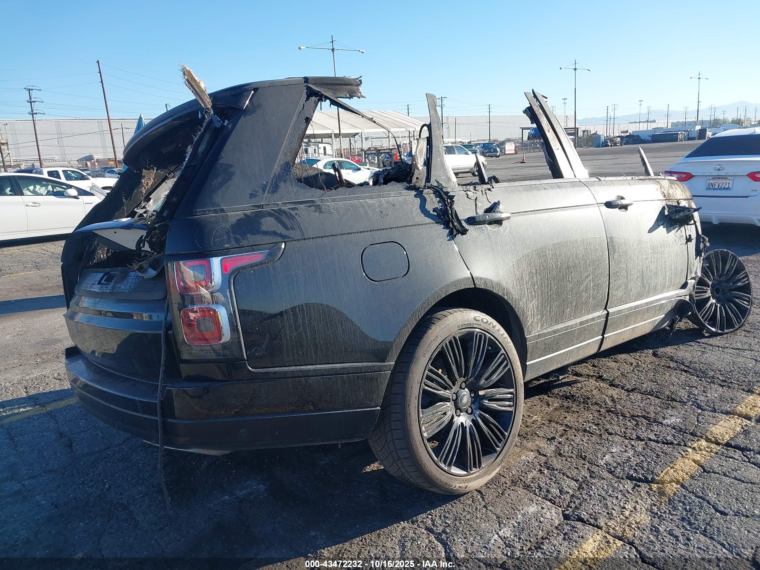 LAND ROVER image 4