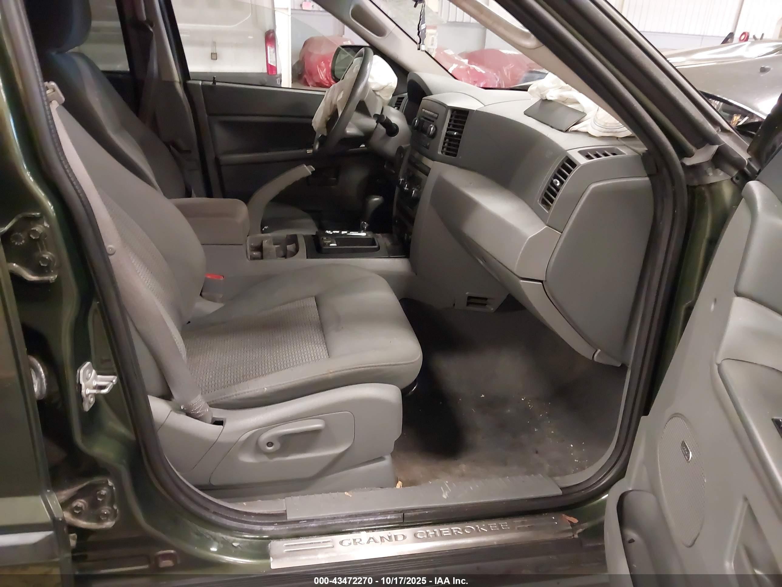 JEEP GRAND image 5