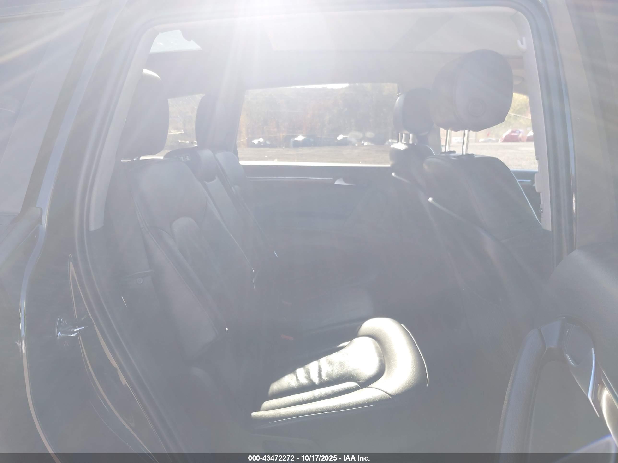 AUDI Q7 image 8