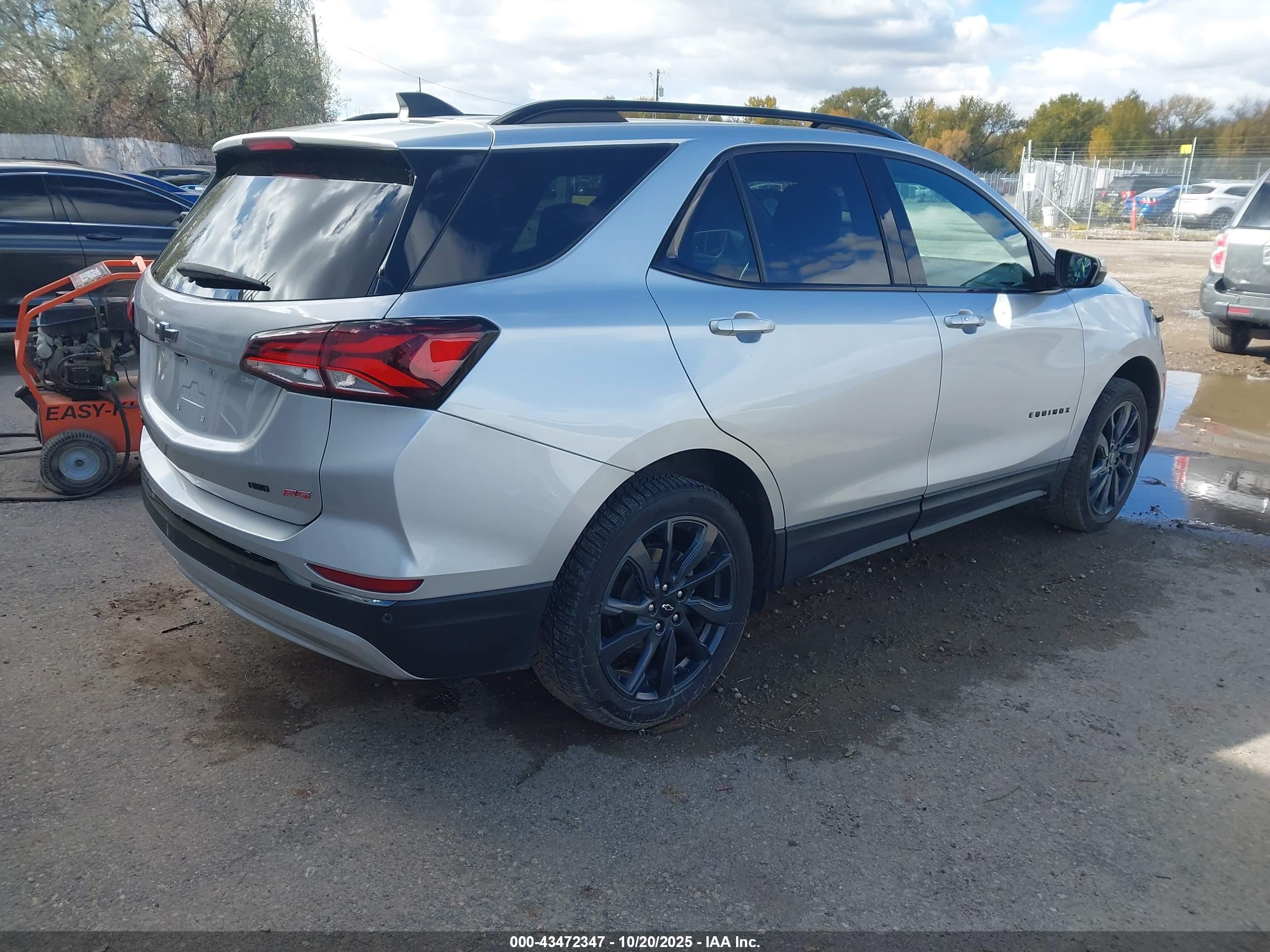 CHEVROLET EQUINOX image 4