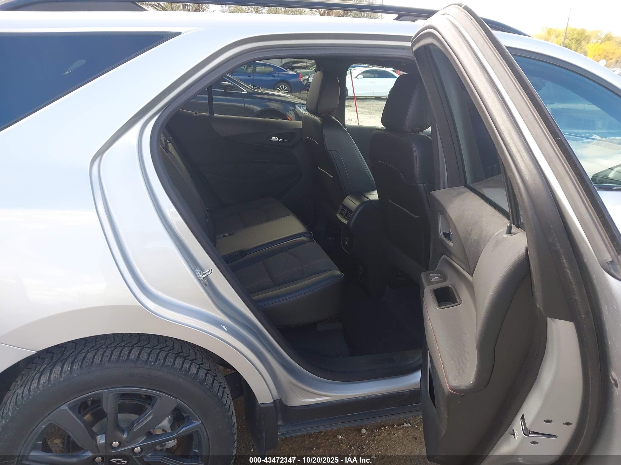 CHEVROLET EQUINOX image 8