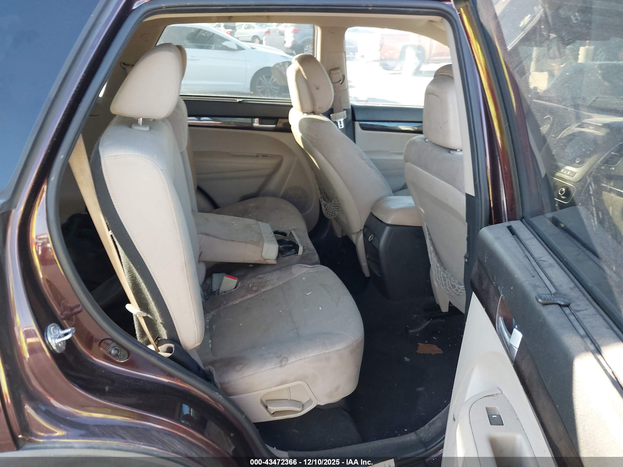 KIA SORENTO image 8
