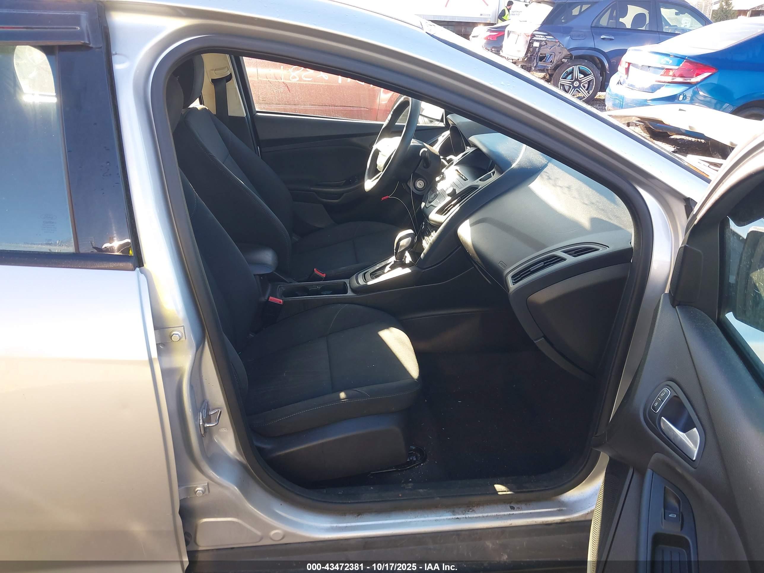 FORD FOCUS image 5
