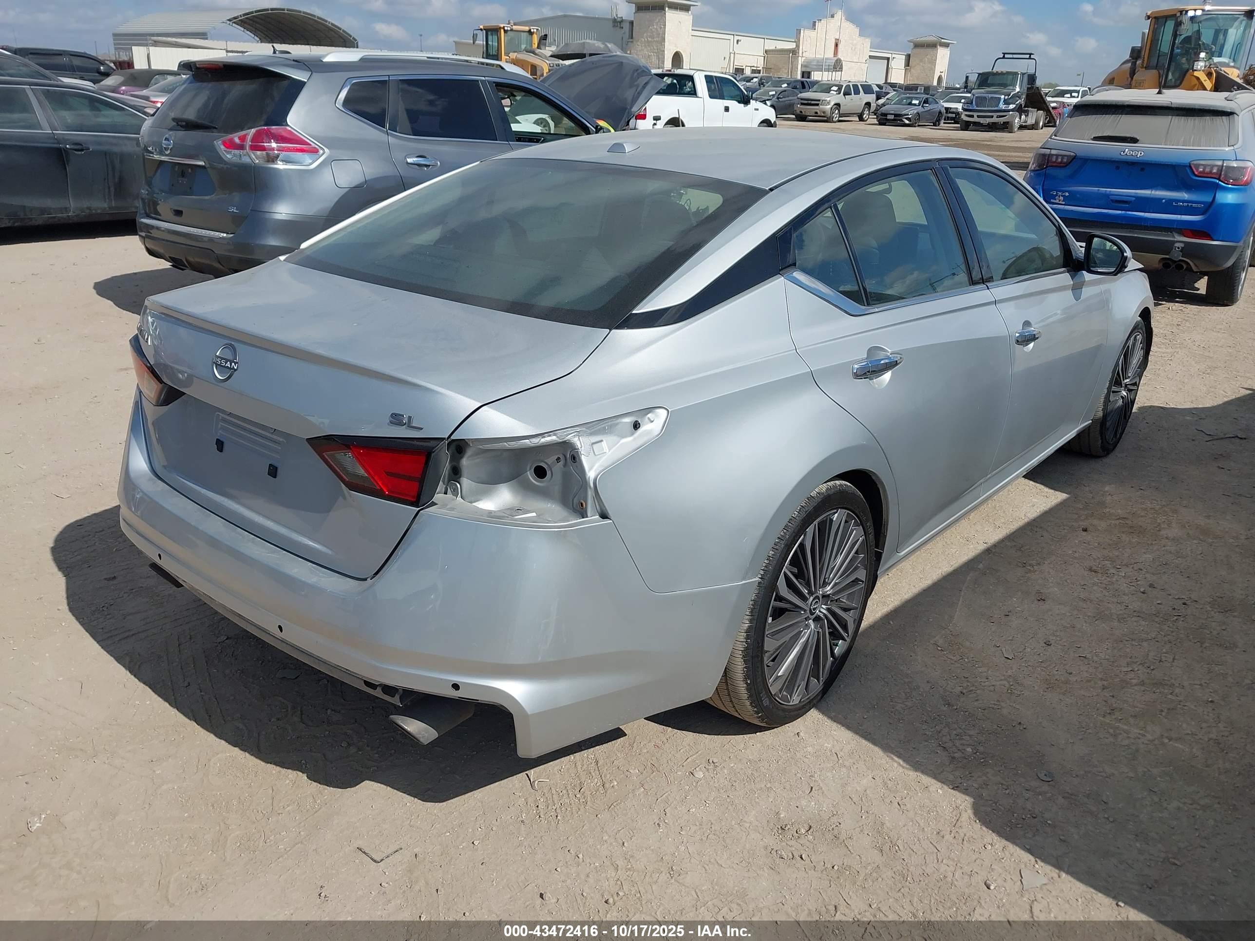 NISSAN ALTIMA image 4
