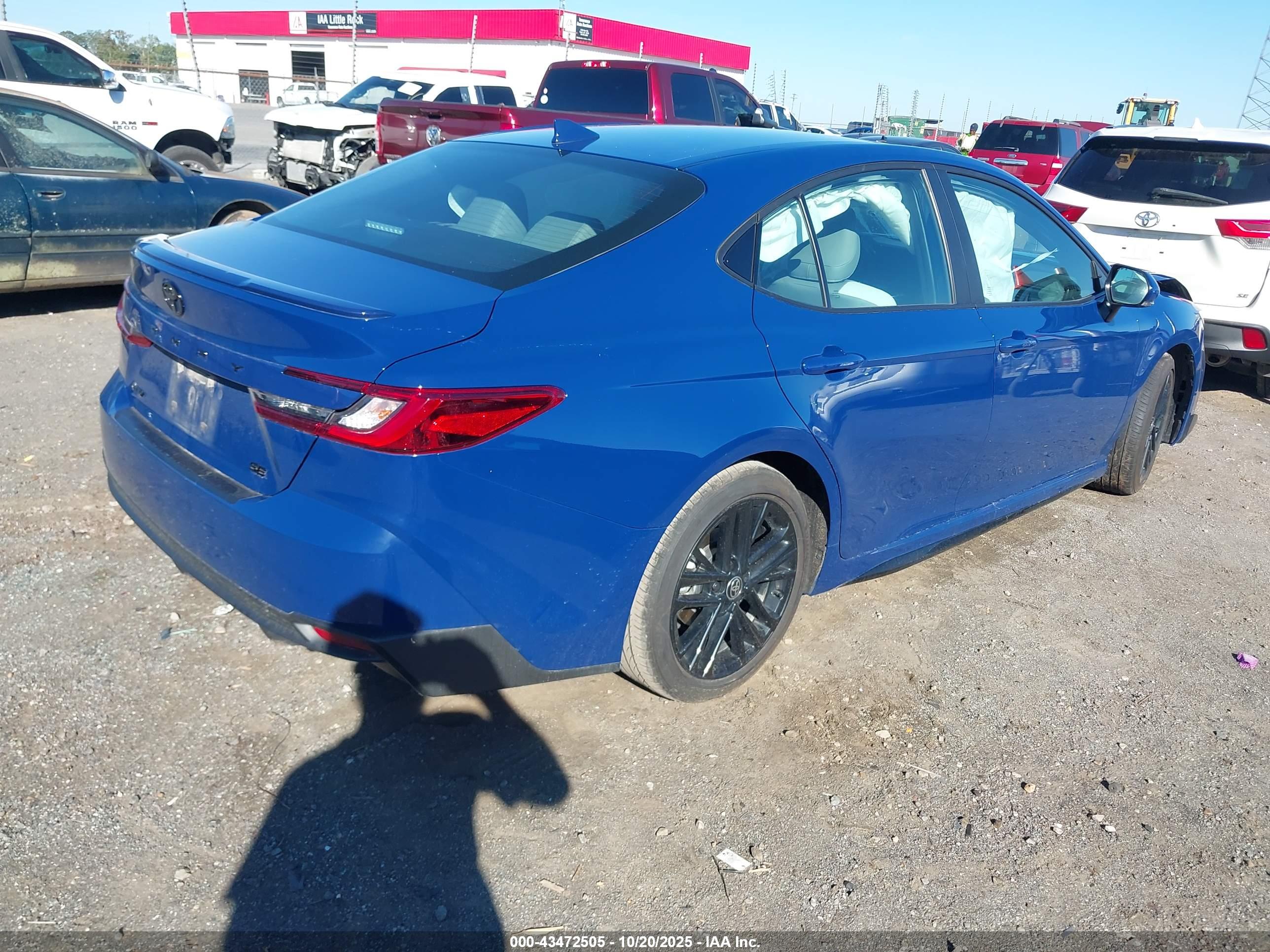 TOYOTA CAMRY image 4
