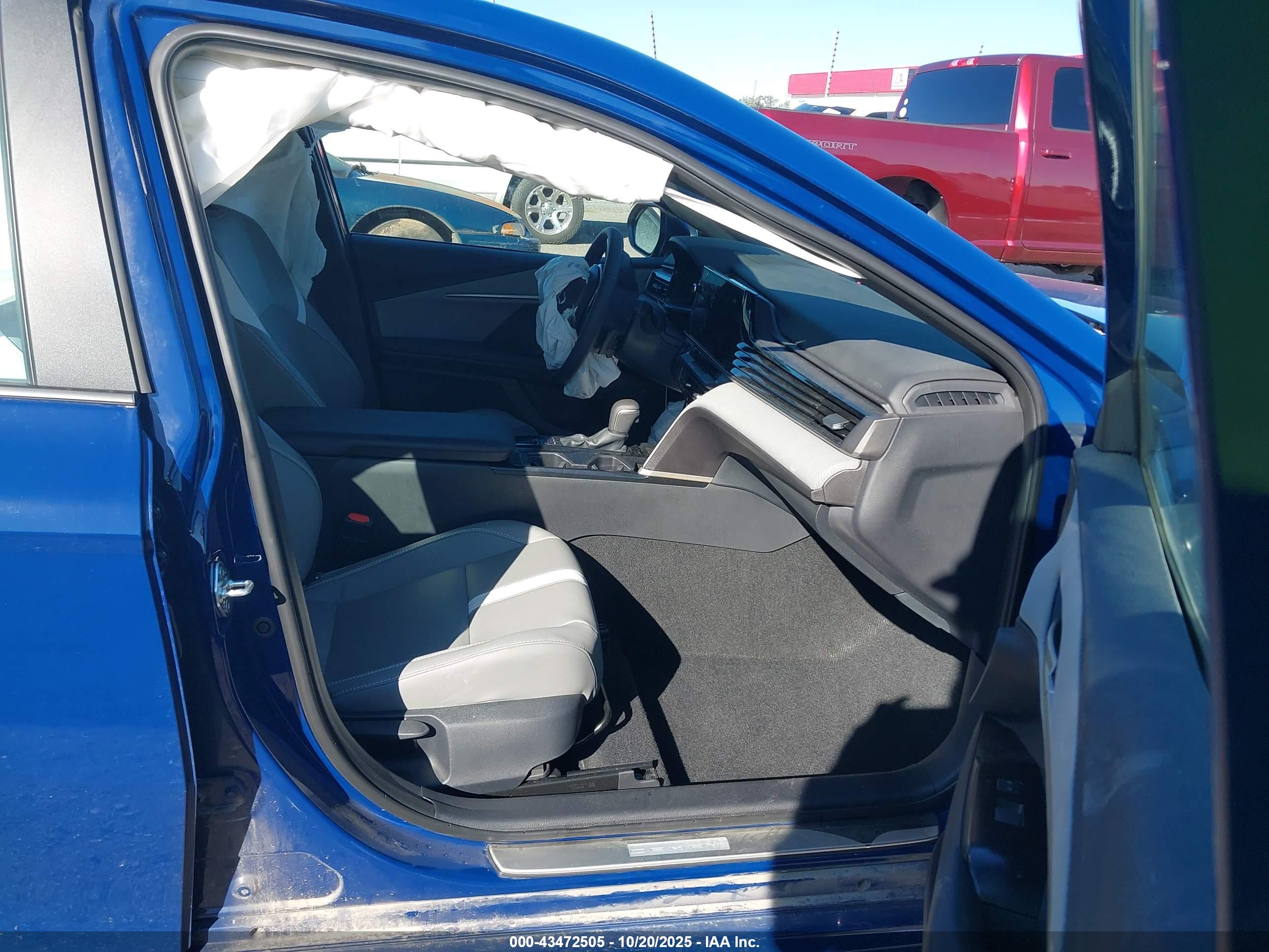TOYOTA CAMRY image 5