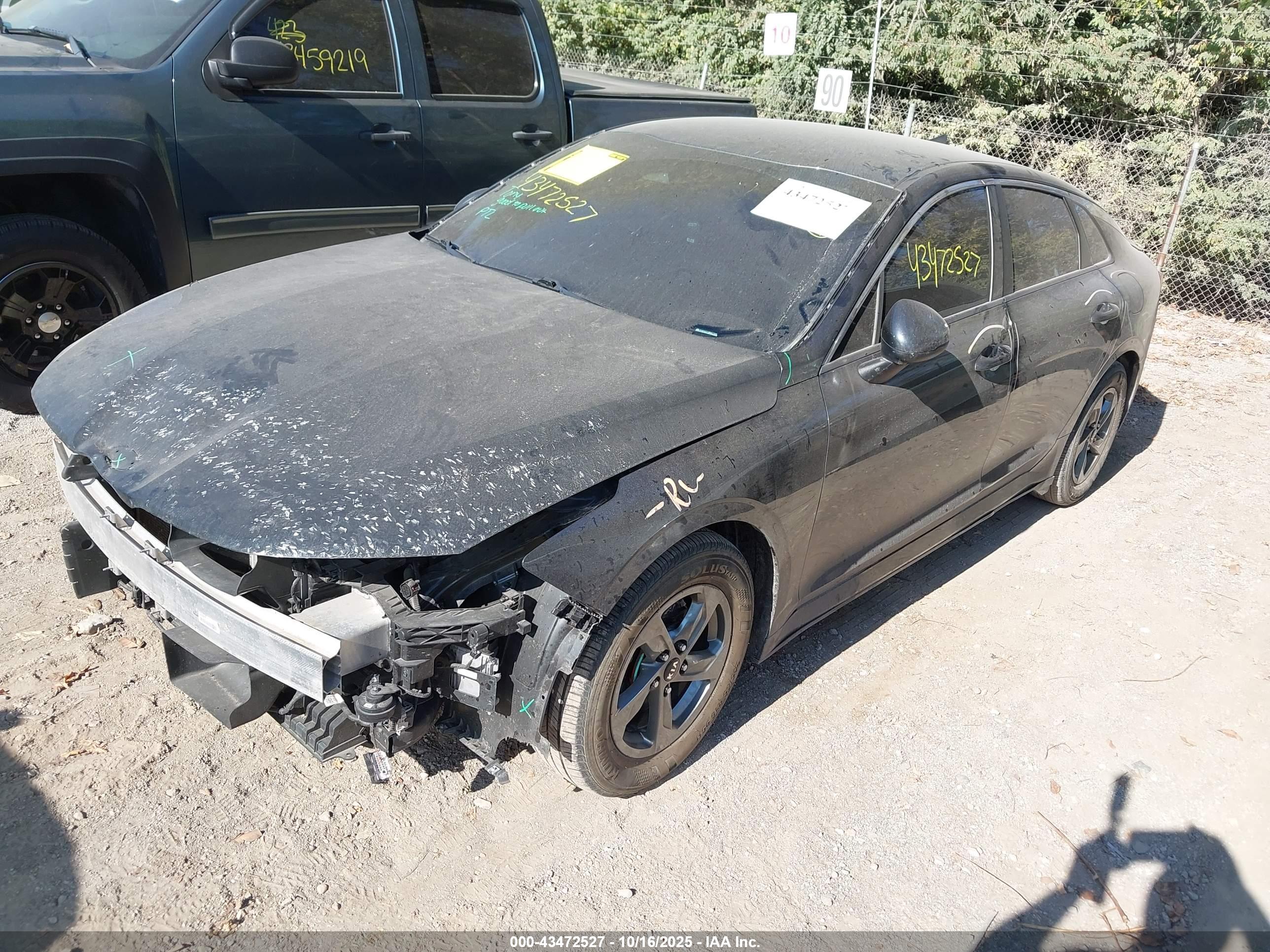 KIA K5 image 2