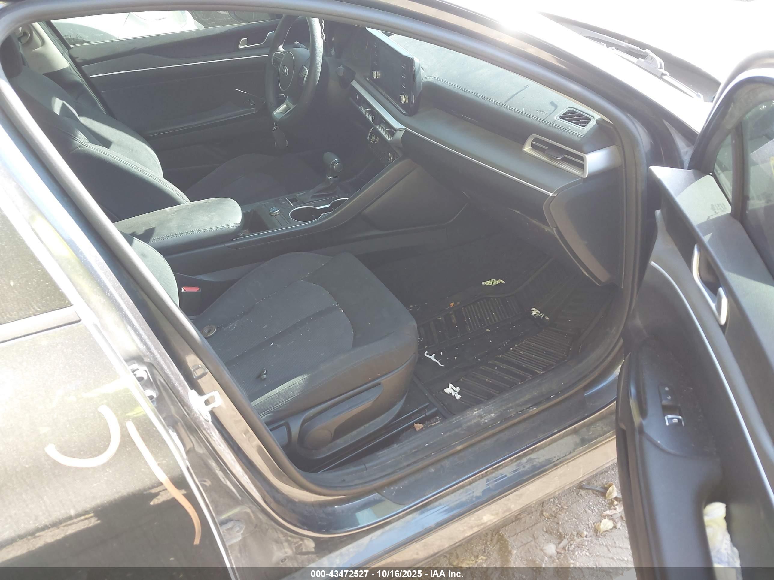 KIA K5 image 5
