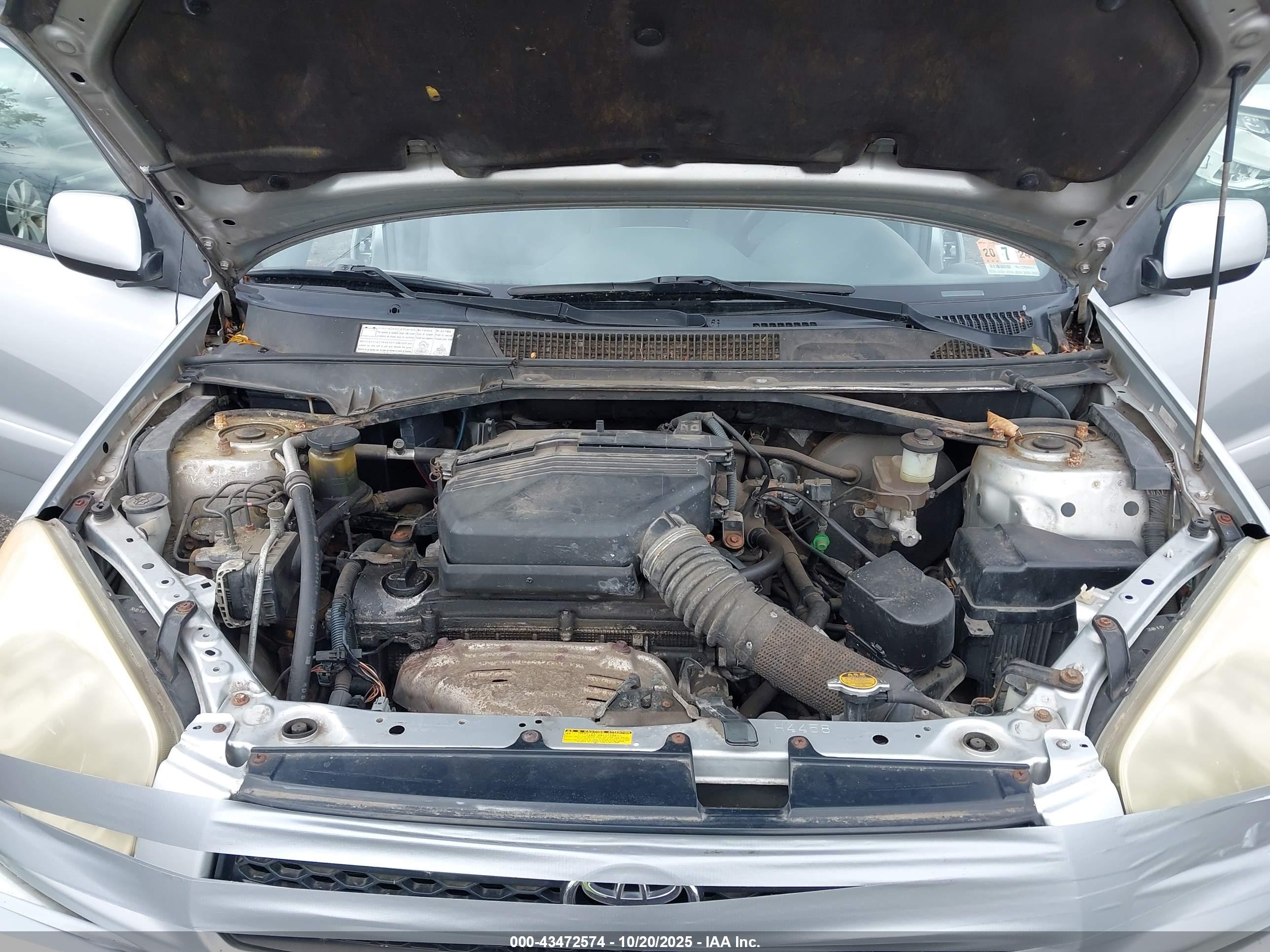 TOYOTA RAV4 image 10