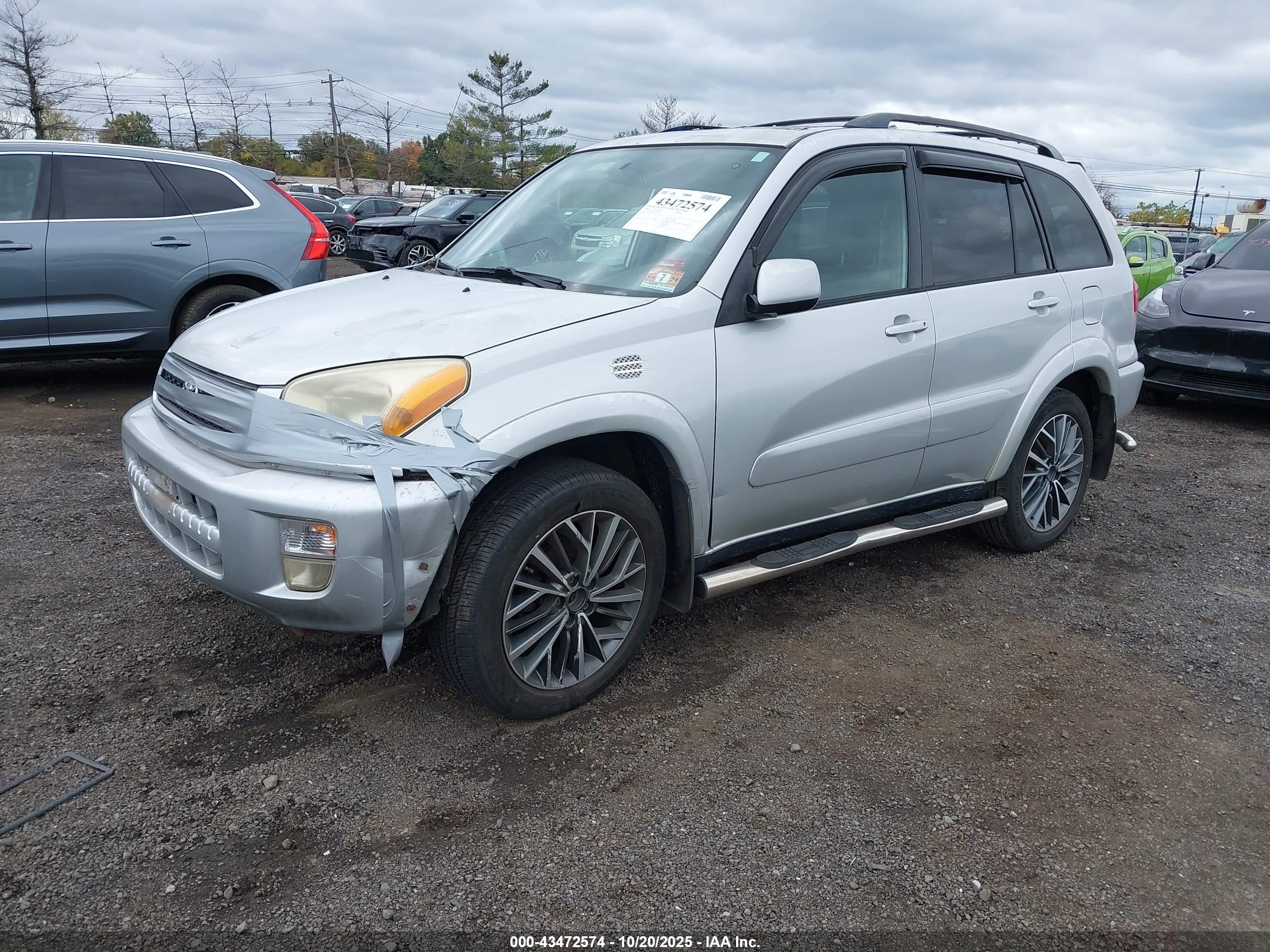 TOYOTA RAV4 image 2