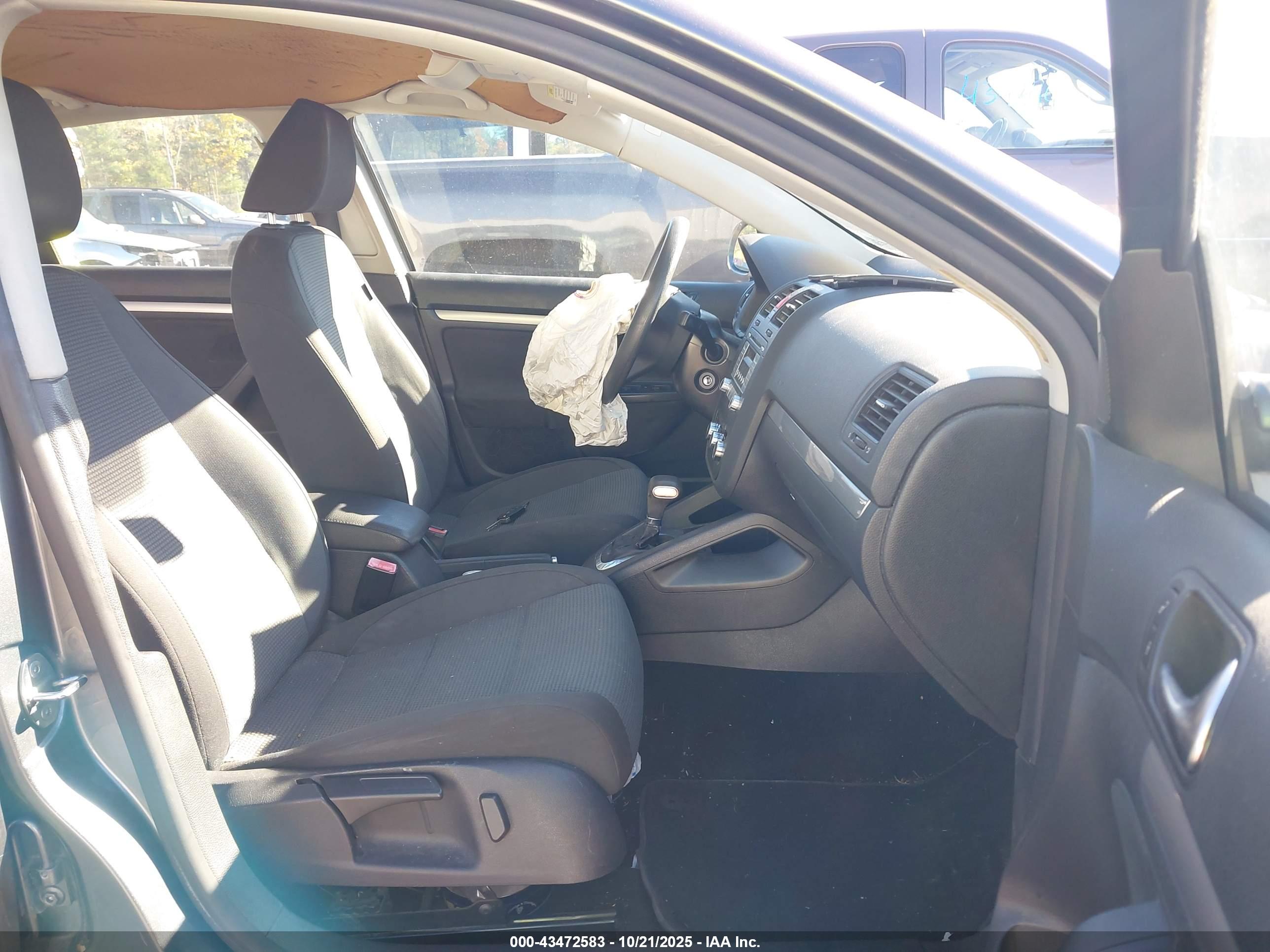 VOLKSWAGEN JETTA image 5