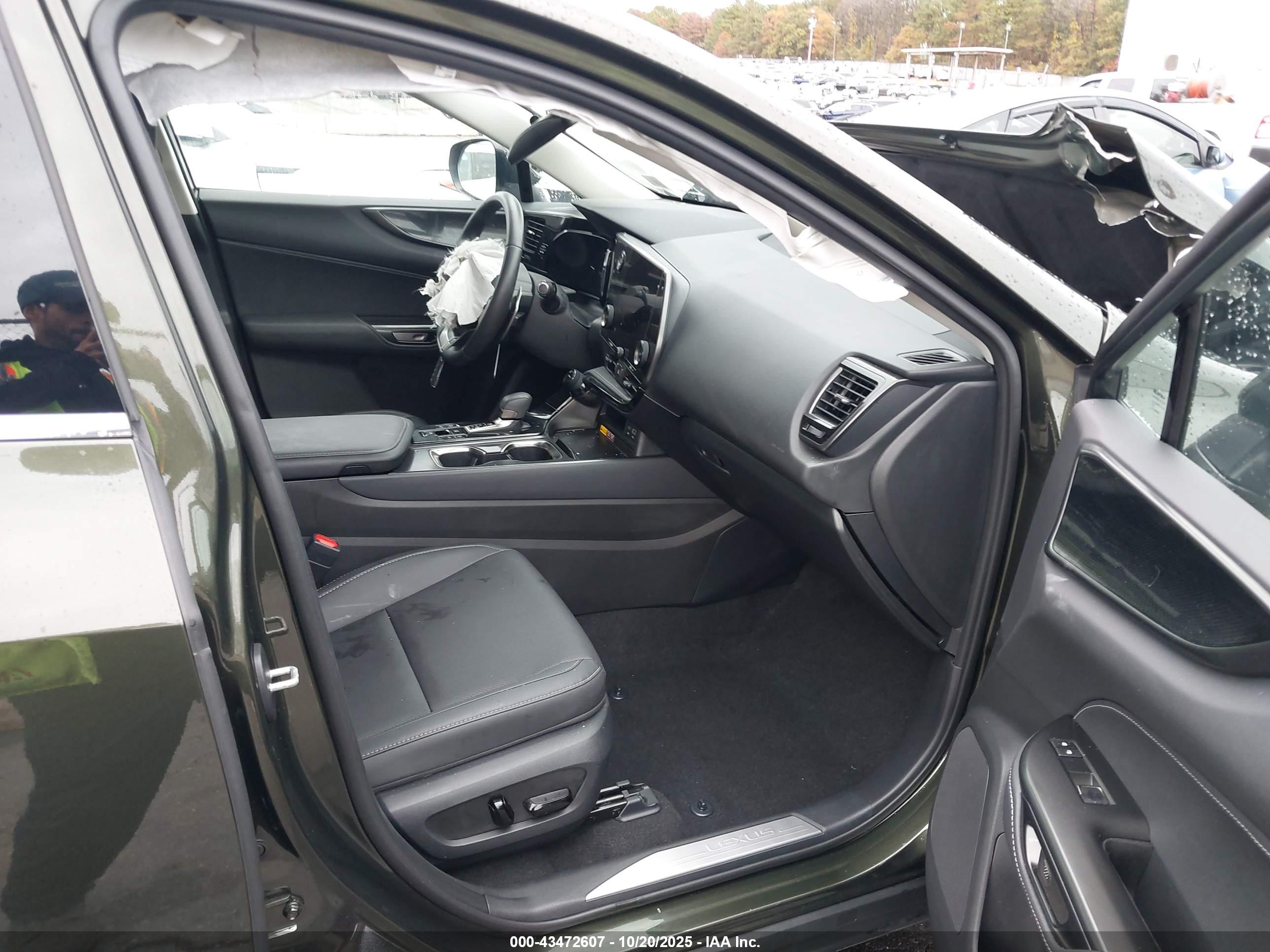 LEXUS NX image 5