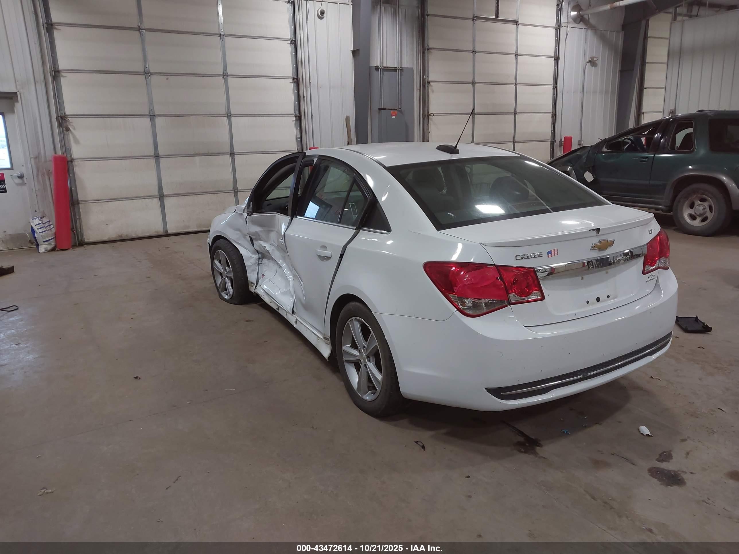 CHEVROLET CRUZE image 3