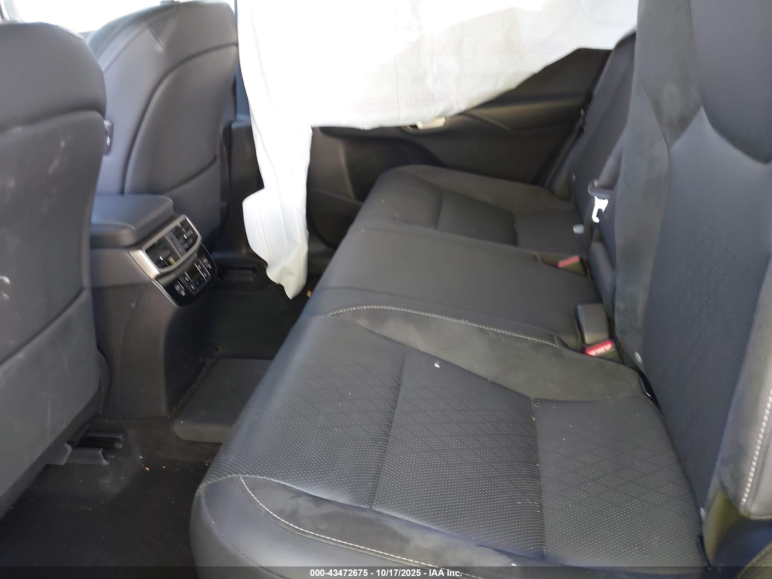 LEXUS RX image 8