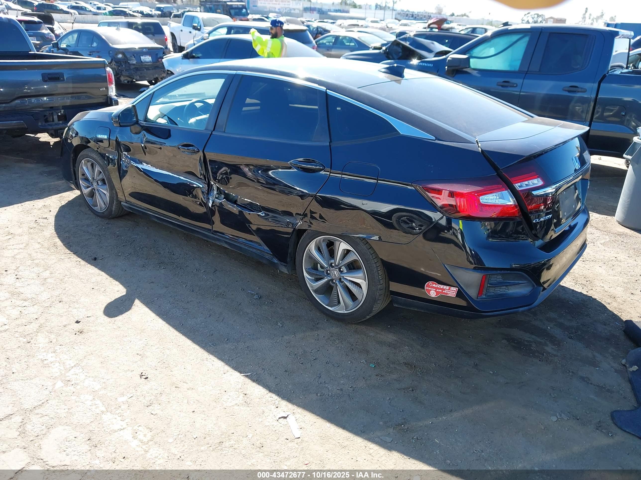 HONDA CLARITY image 3