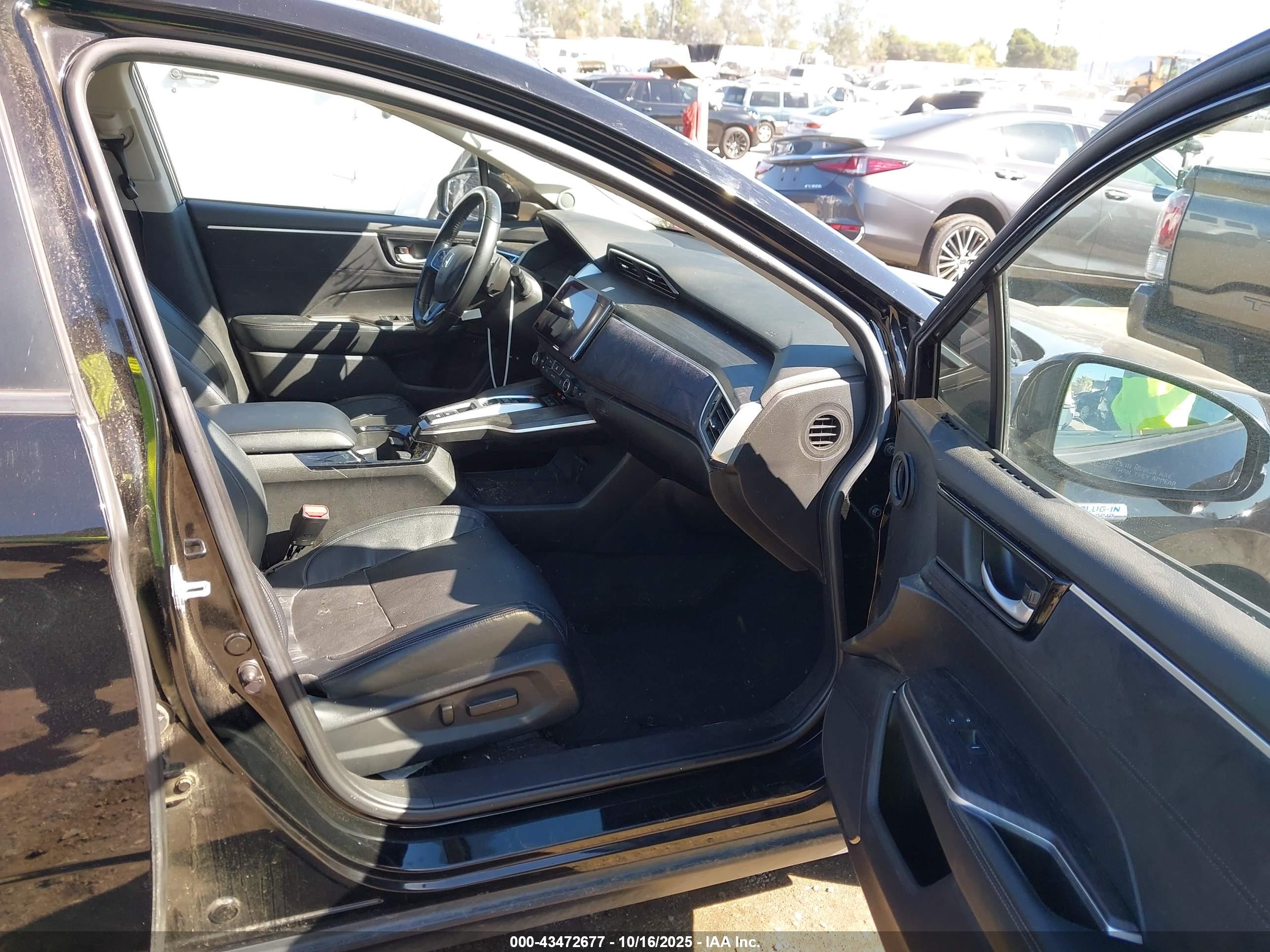 HONDA CLARITY image 5