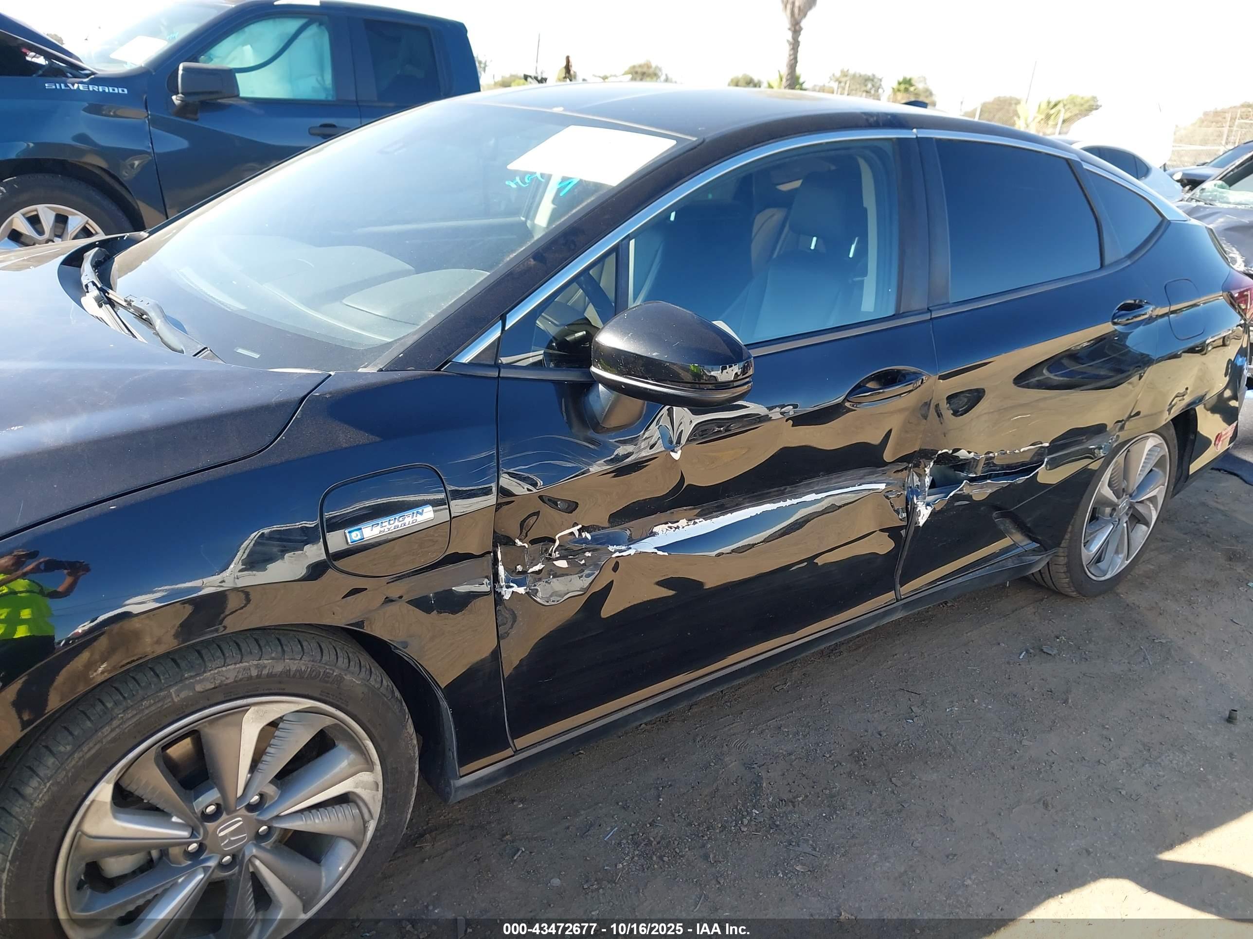 HONDA CLARITY image 6