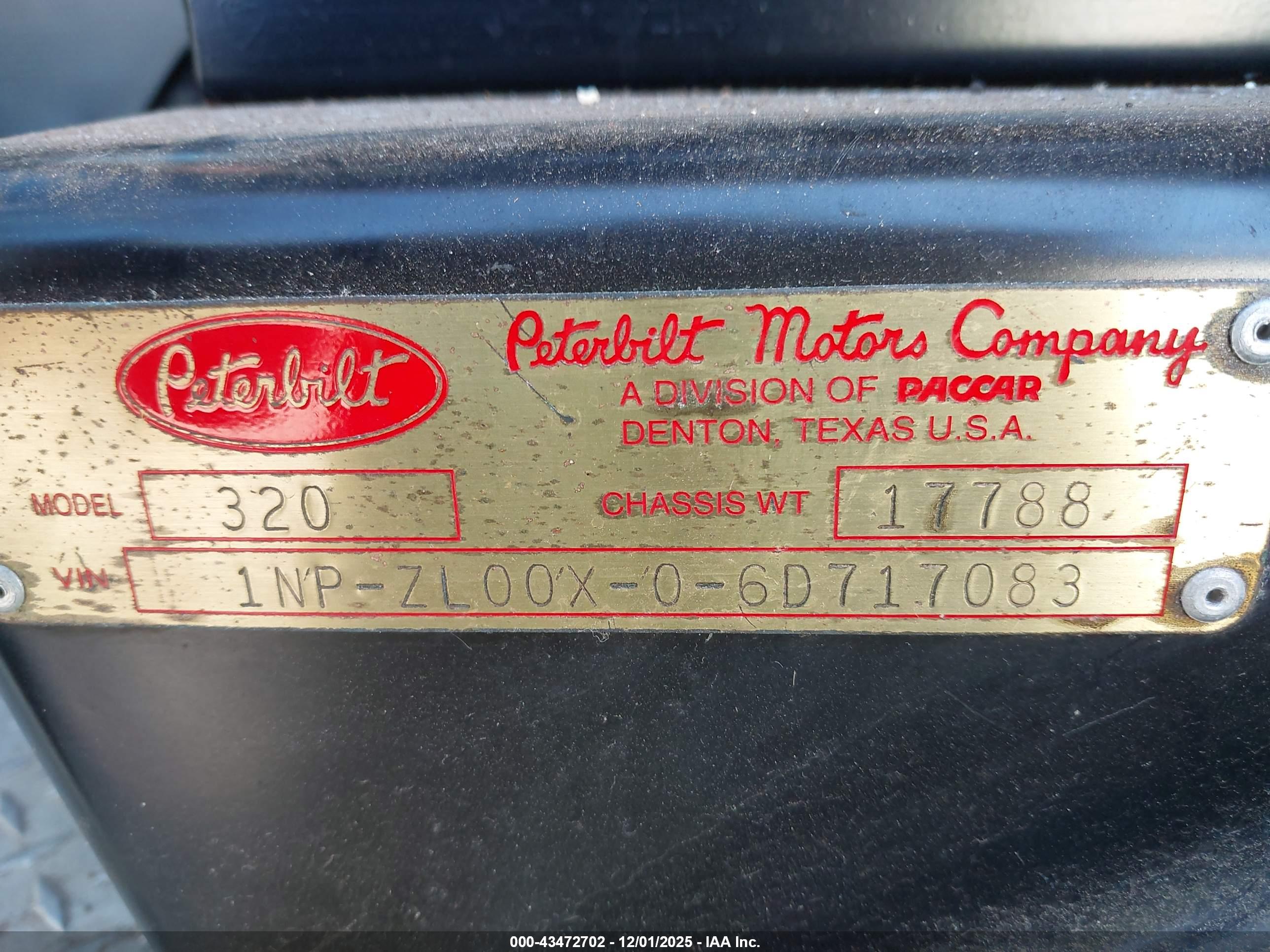 PETERBILT 320 image 9