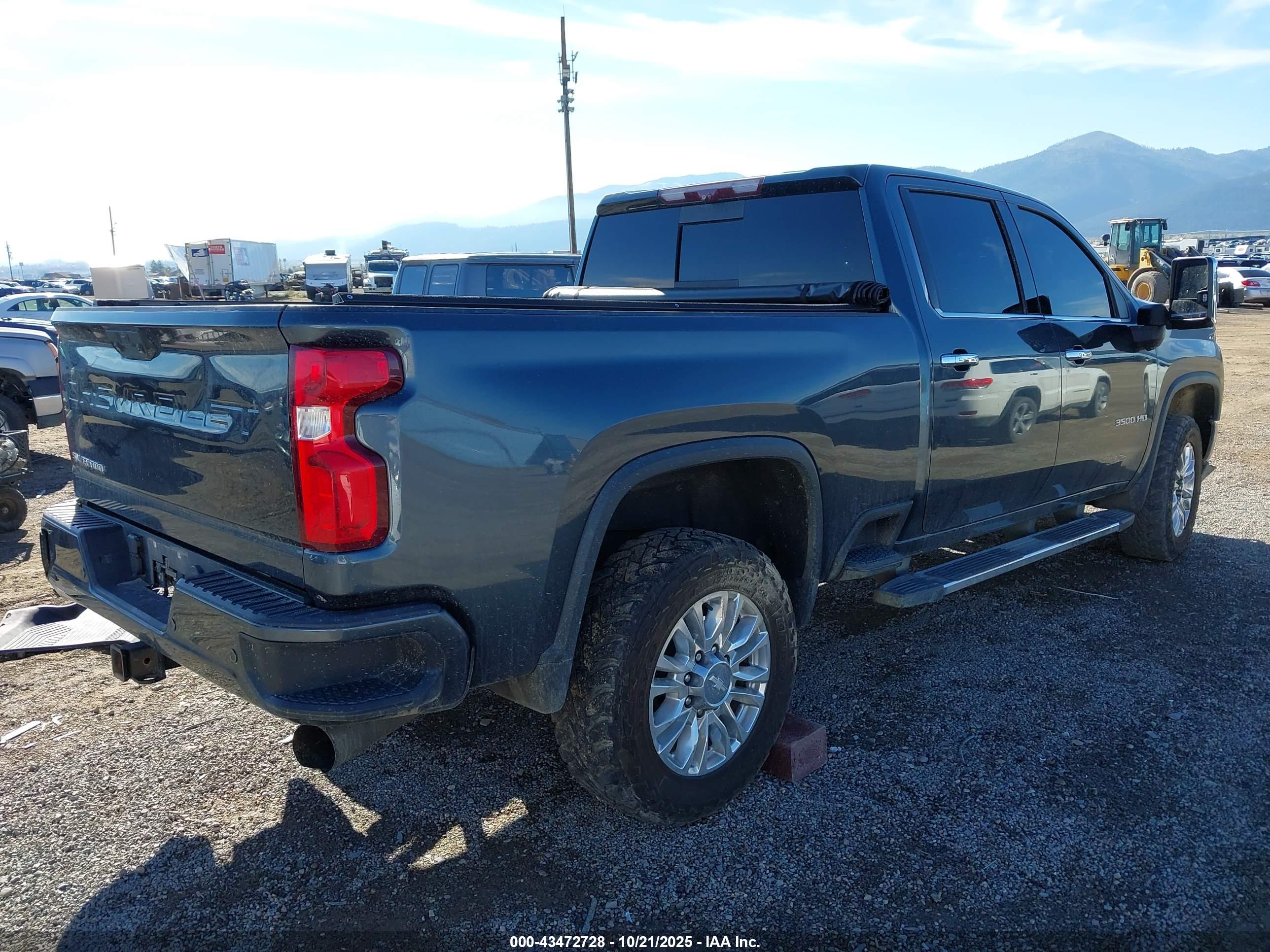 CHEVROLET SILVERADO image 4