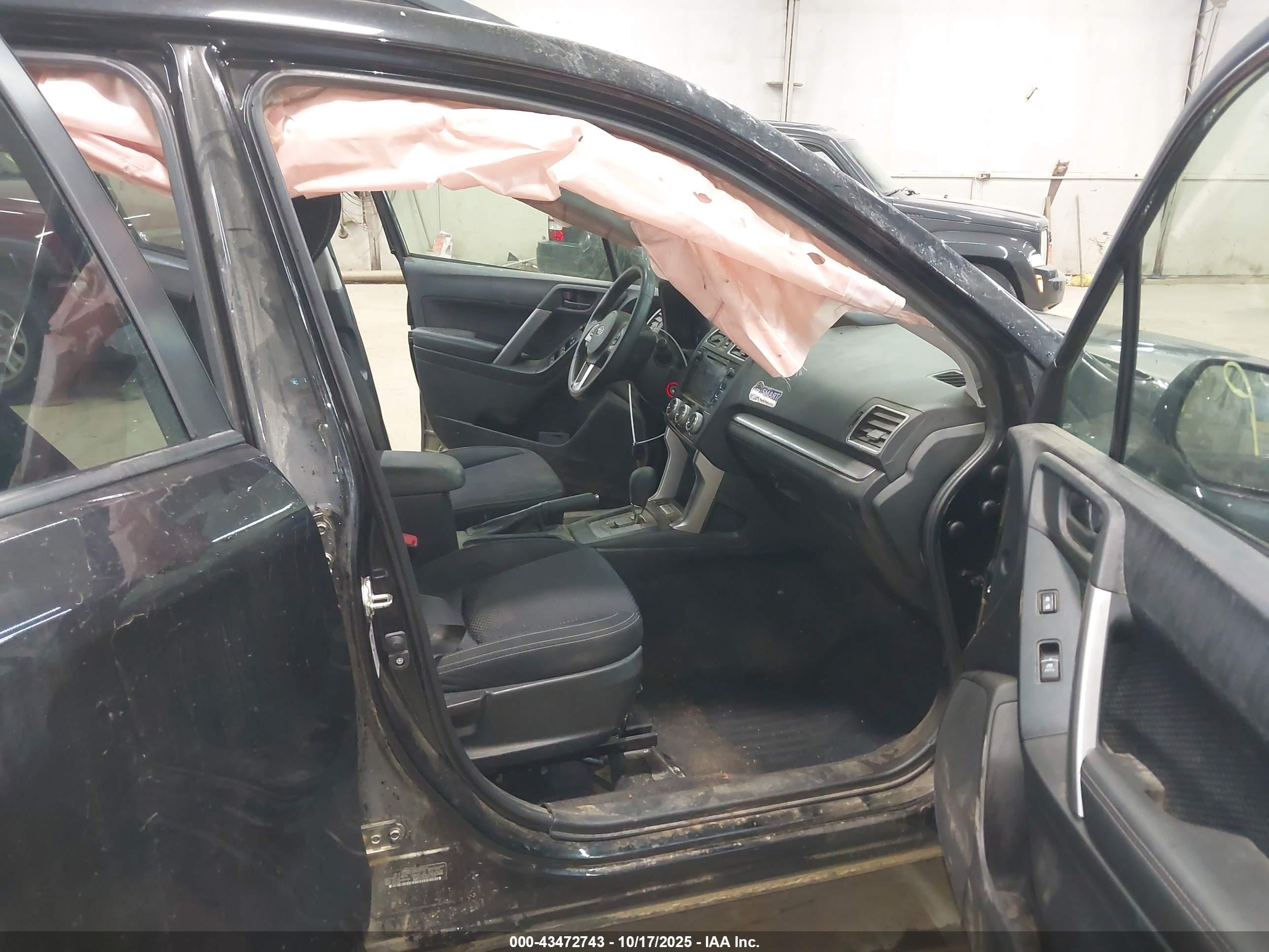 SUBARU FORESTER image 5