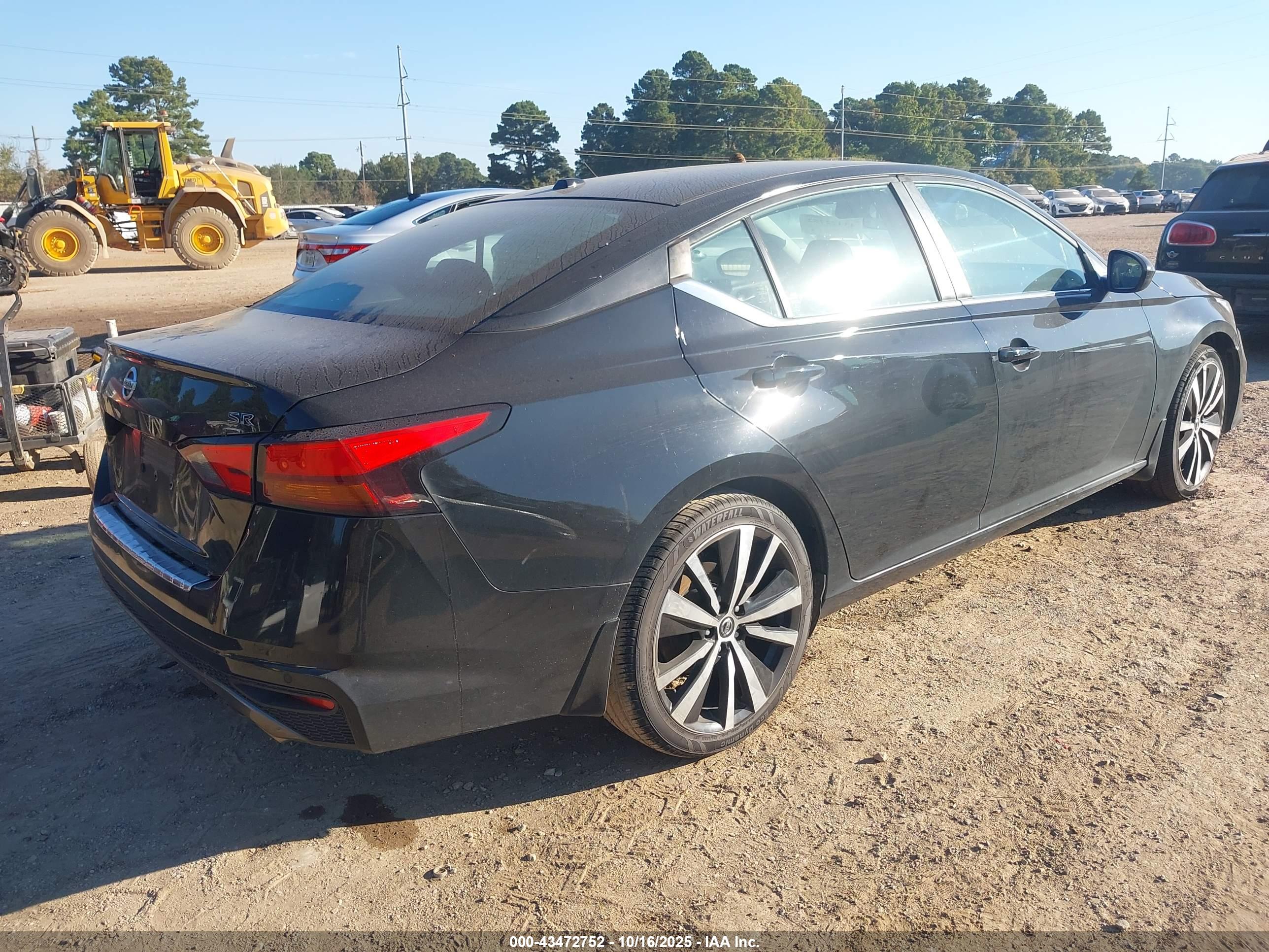 NISSAN ALTIMA image 4