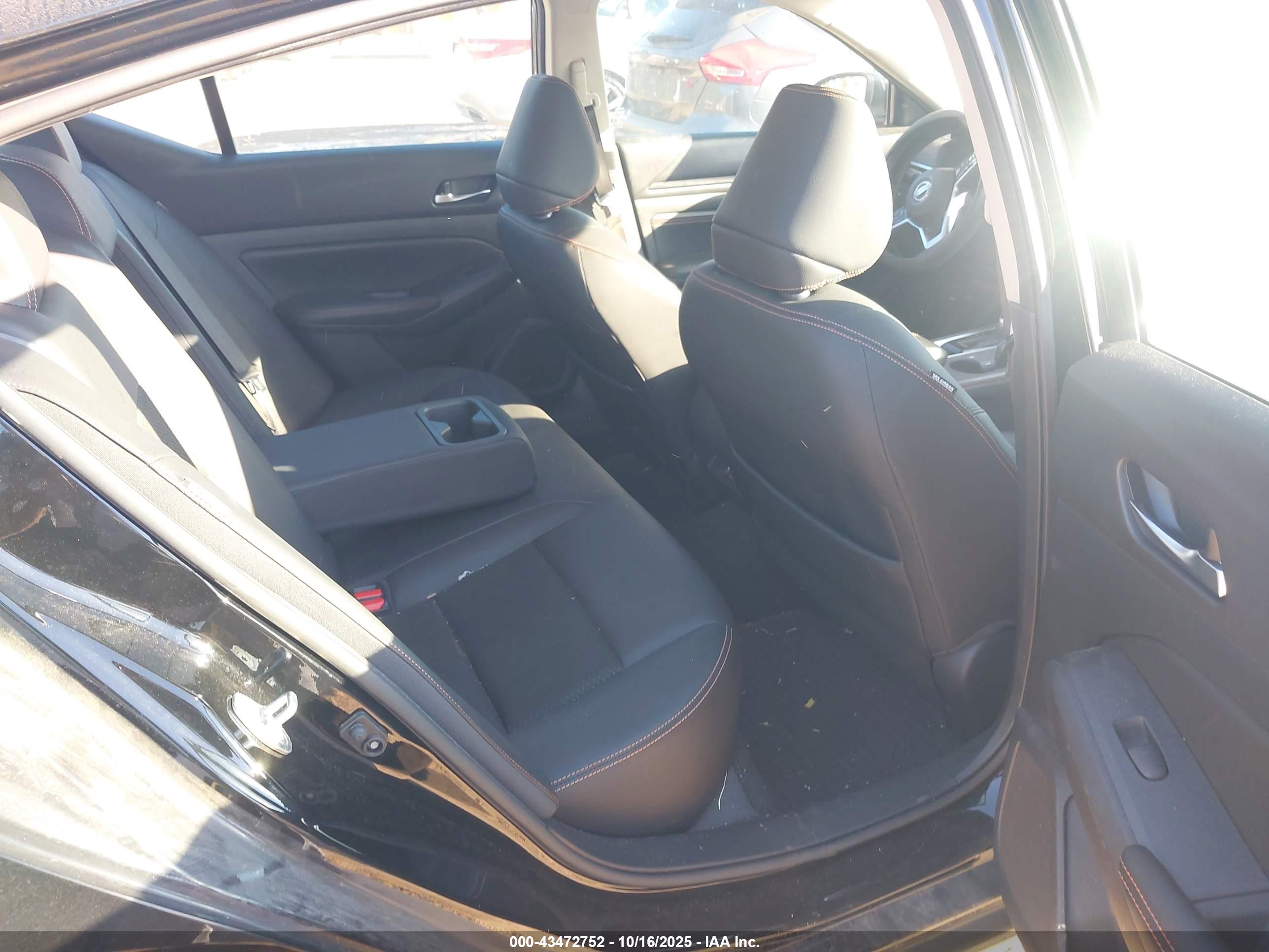 NISSAN ALTIMA image 8