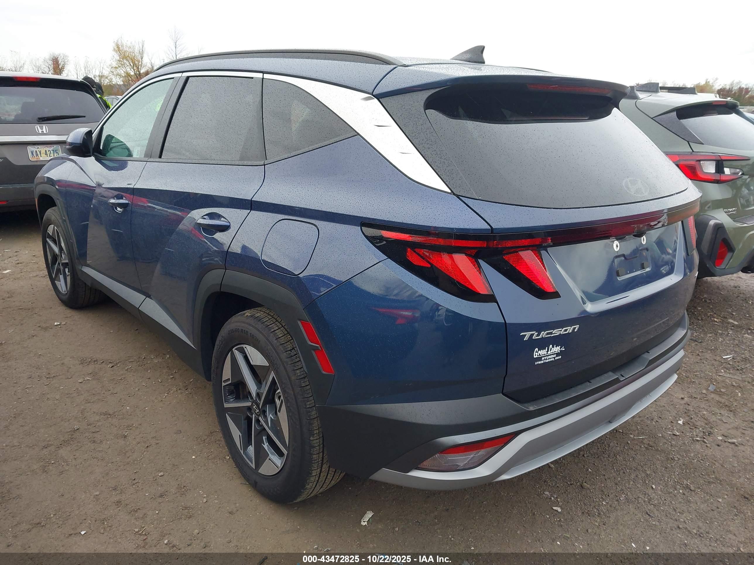 HYUNDAI TUCSON image 3