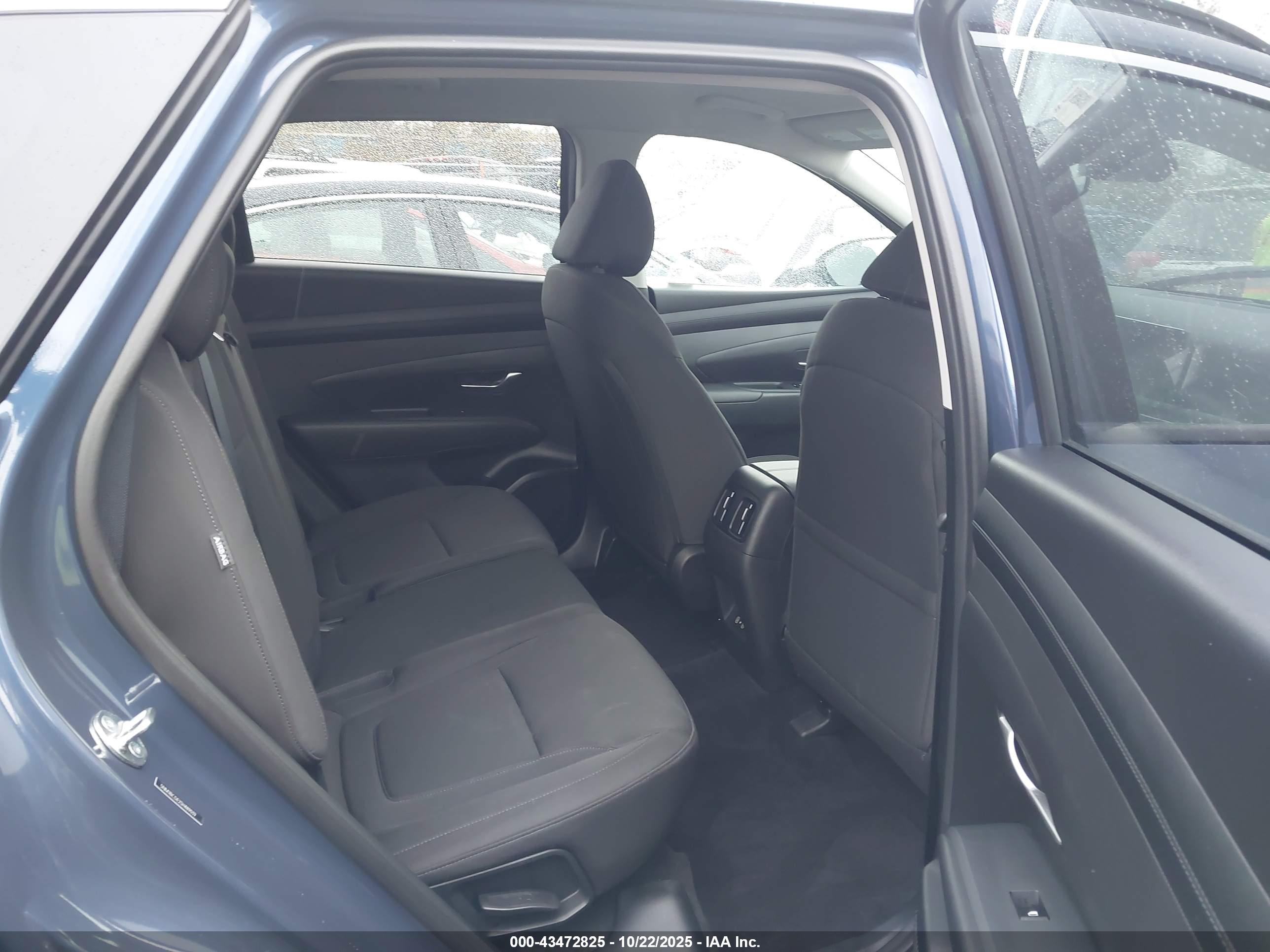 HYUNDAI TUCSON image 8