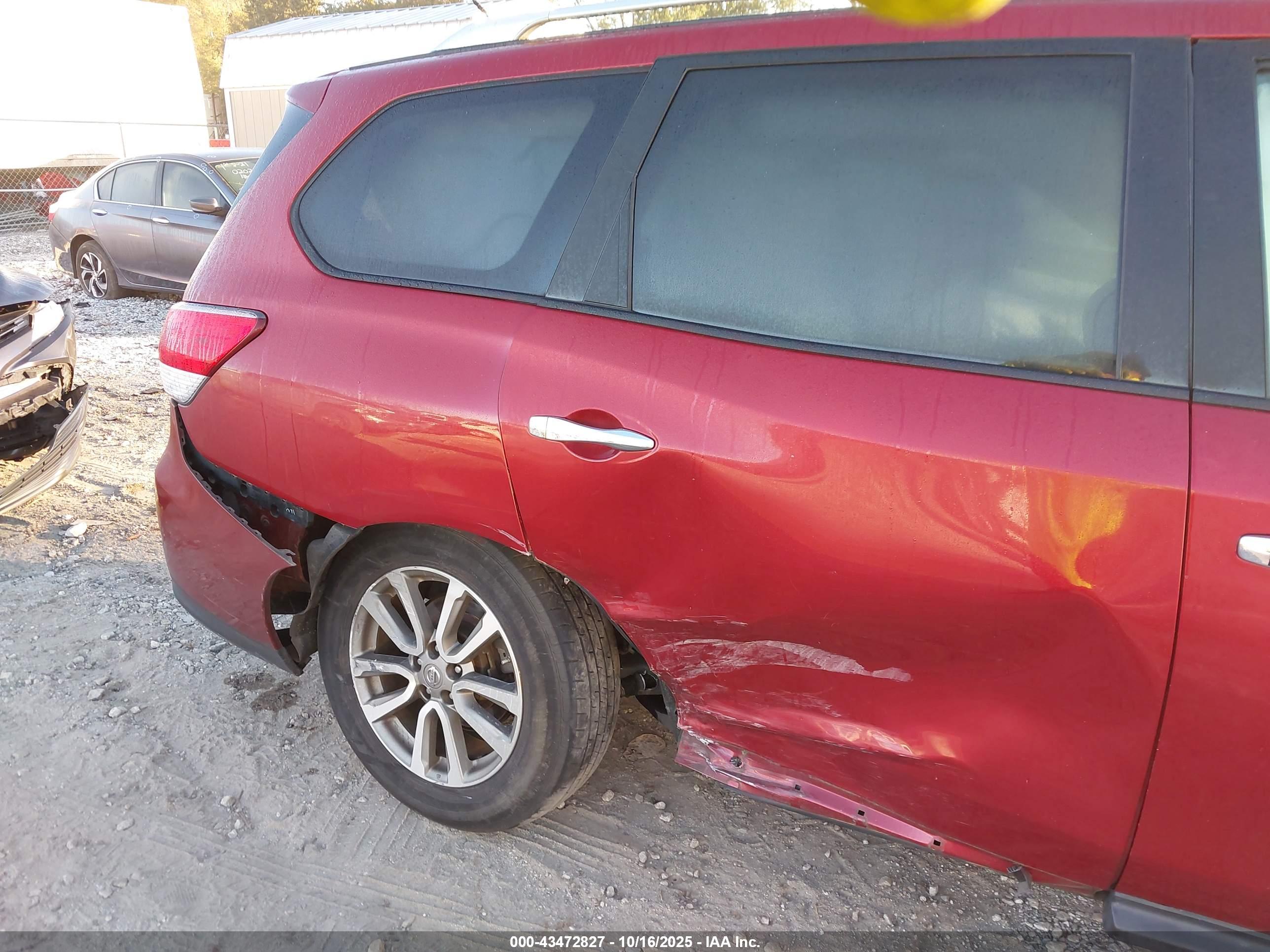 NISSAN PATHFINDER image 6