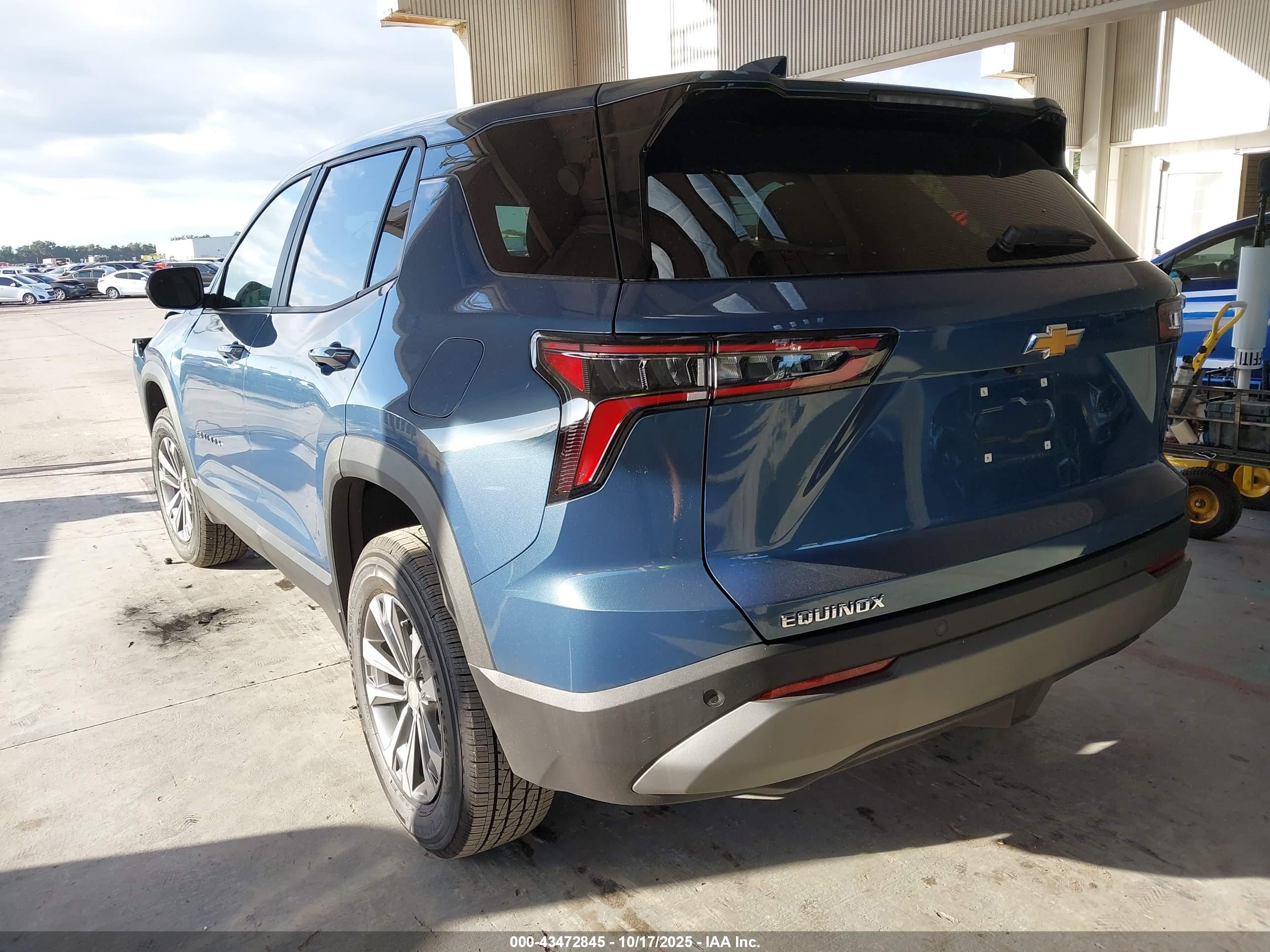 CHEVROLET EQUINOX image 3