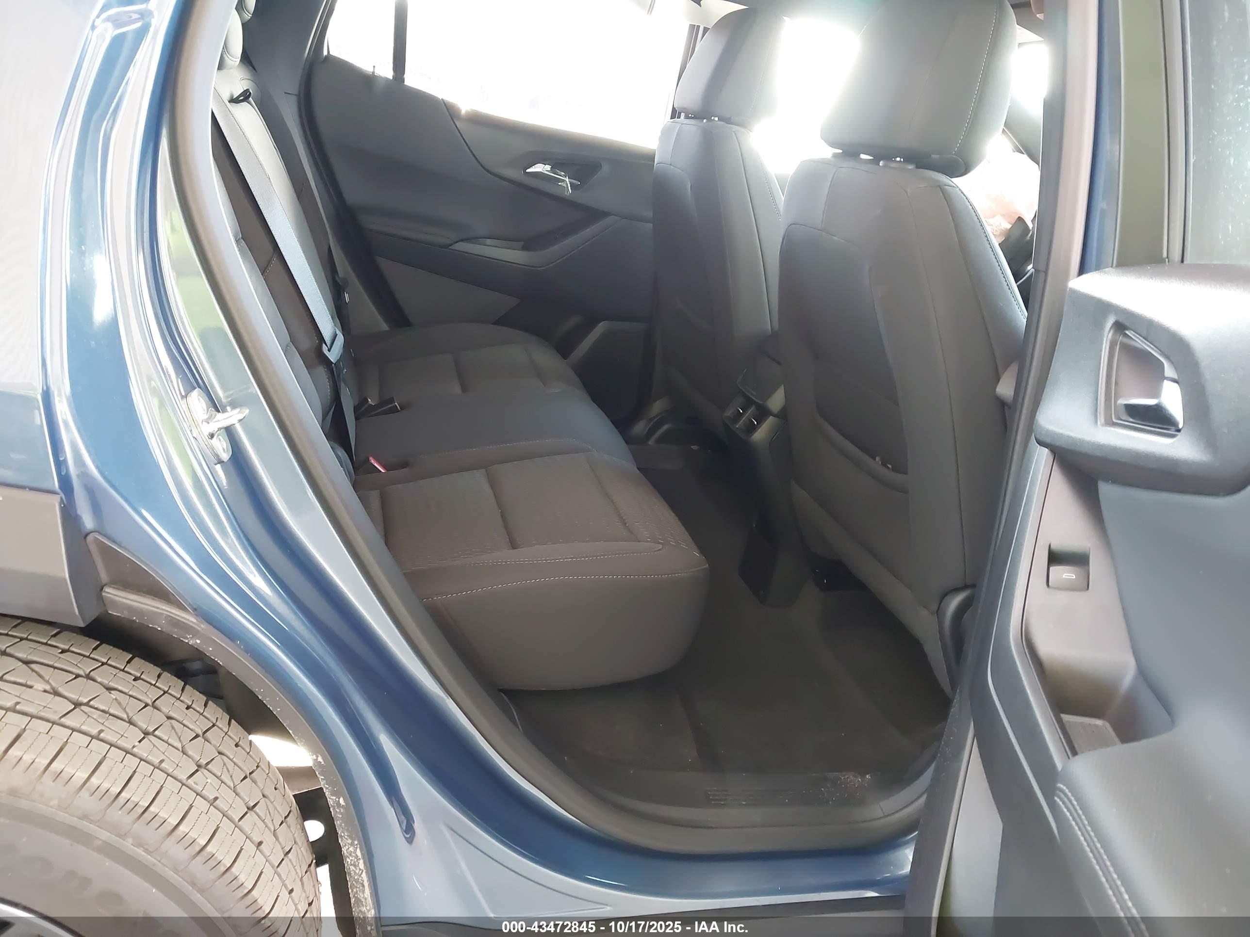 CHEVROLET EQUINOX image 8