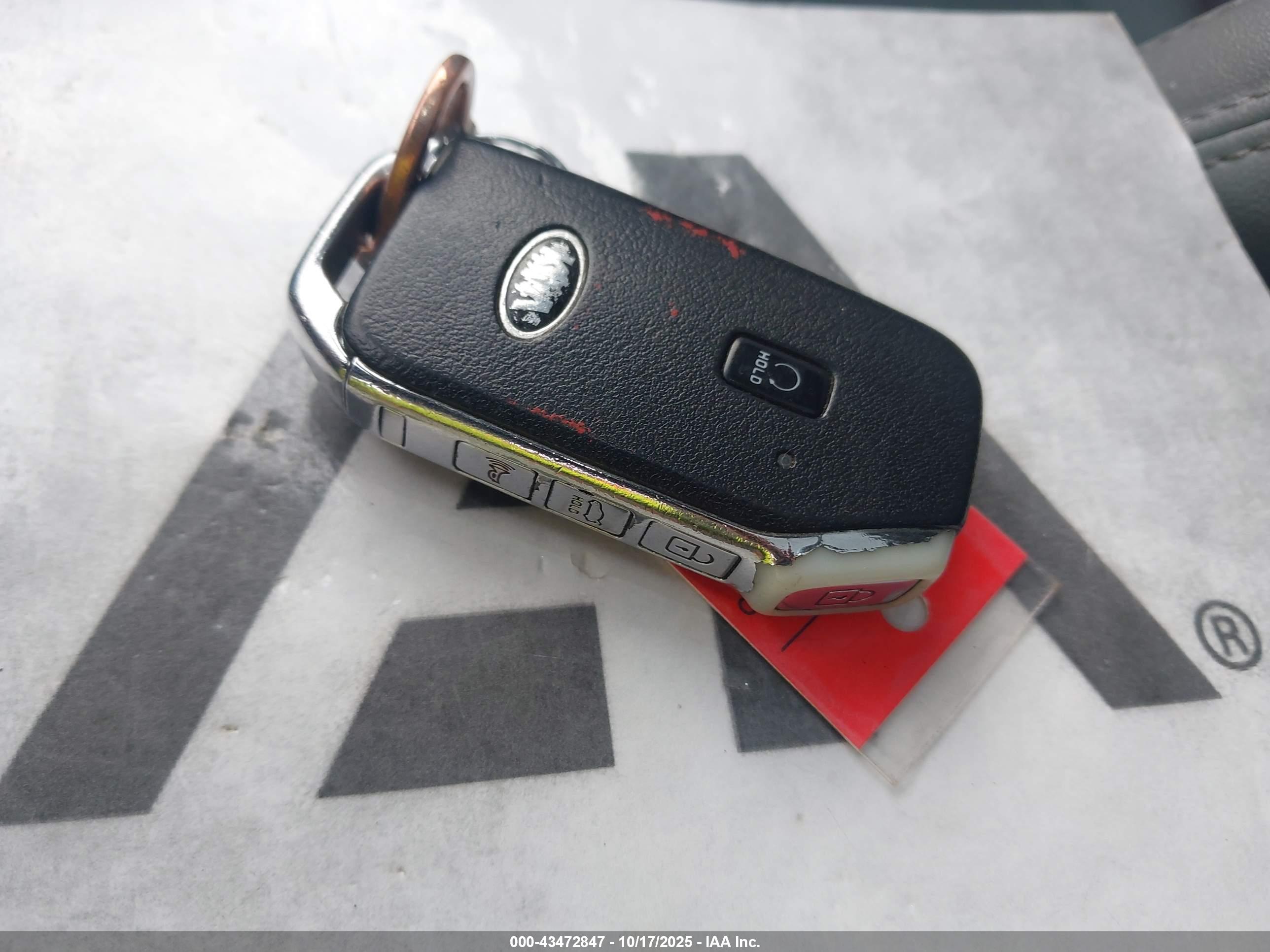 KIA K5 image 11