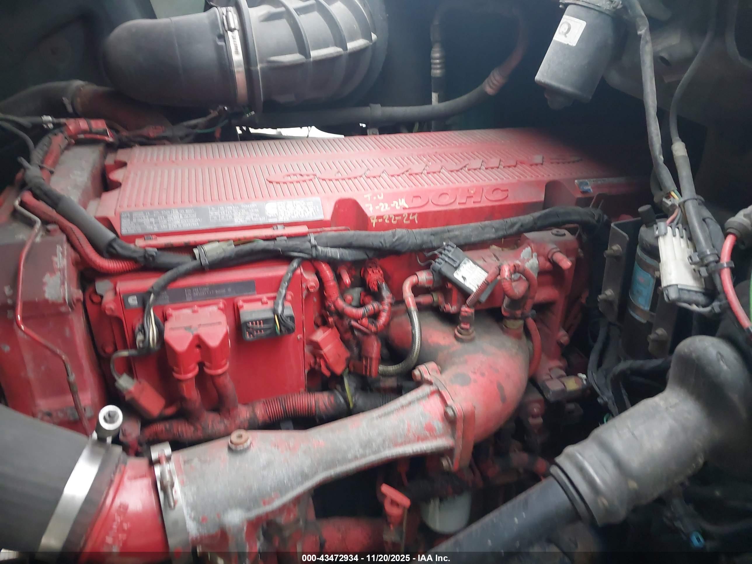 VOLVO VN image 10