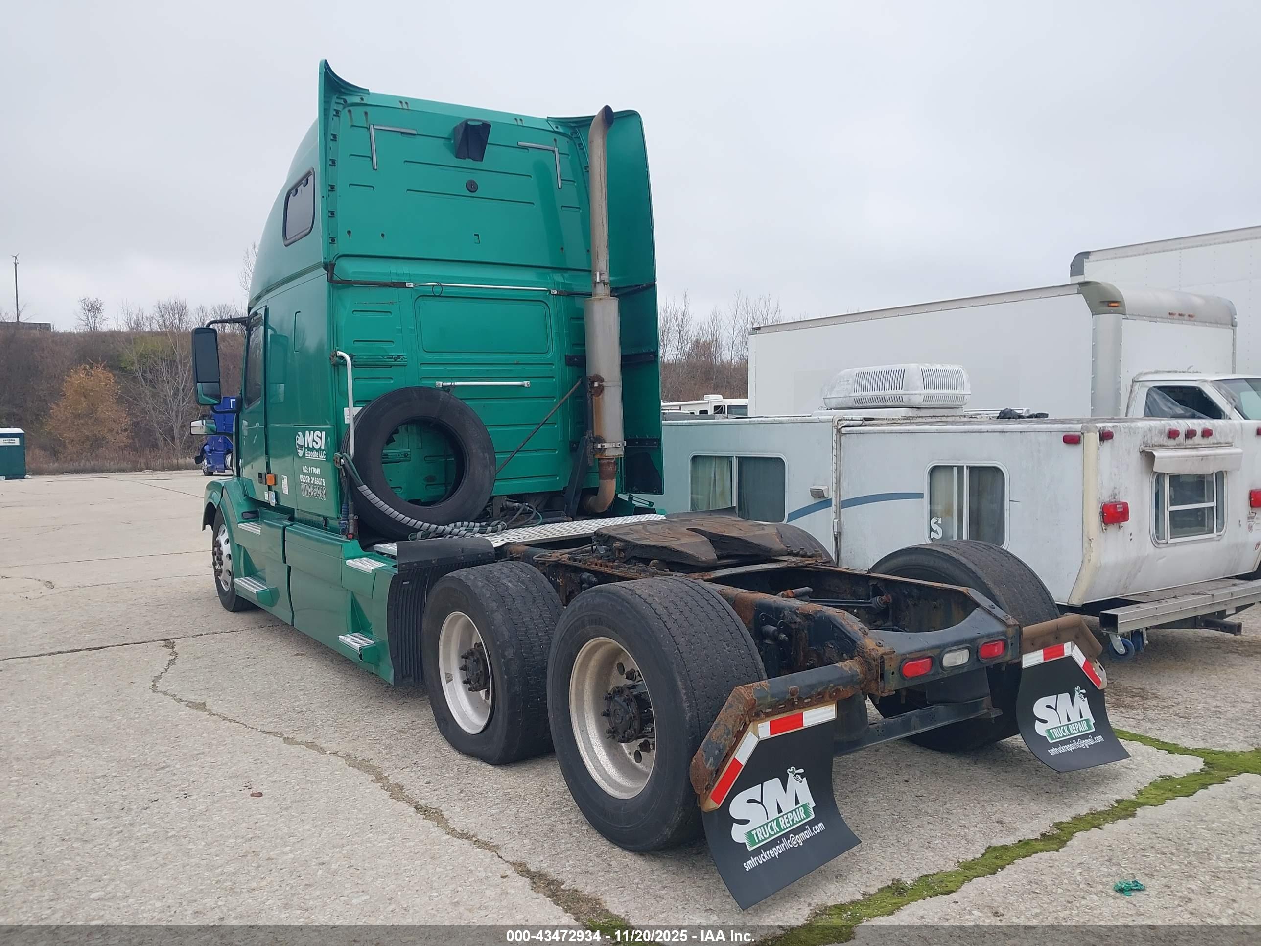 VOLVO VN image 3