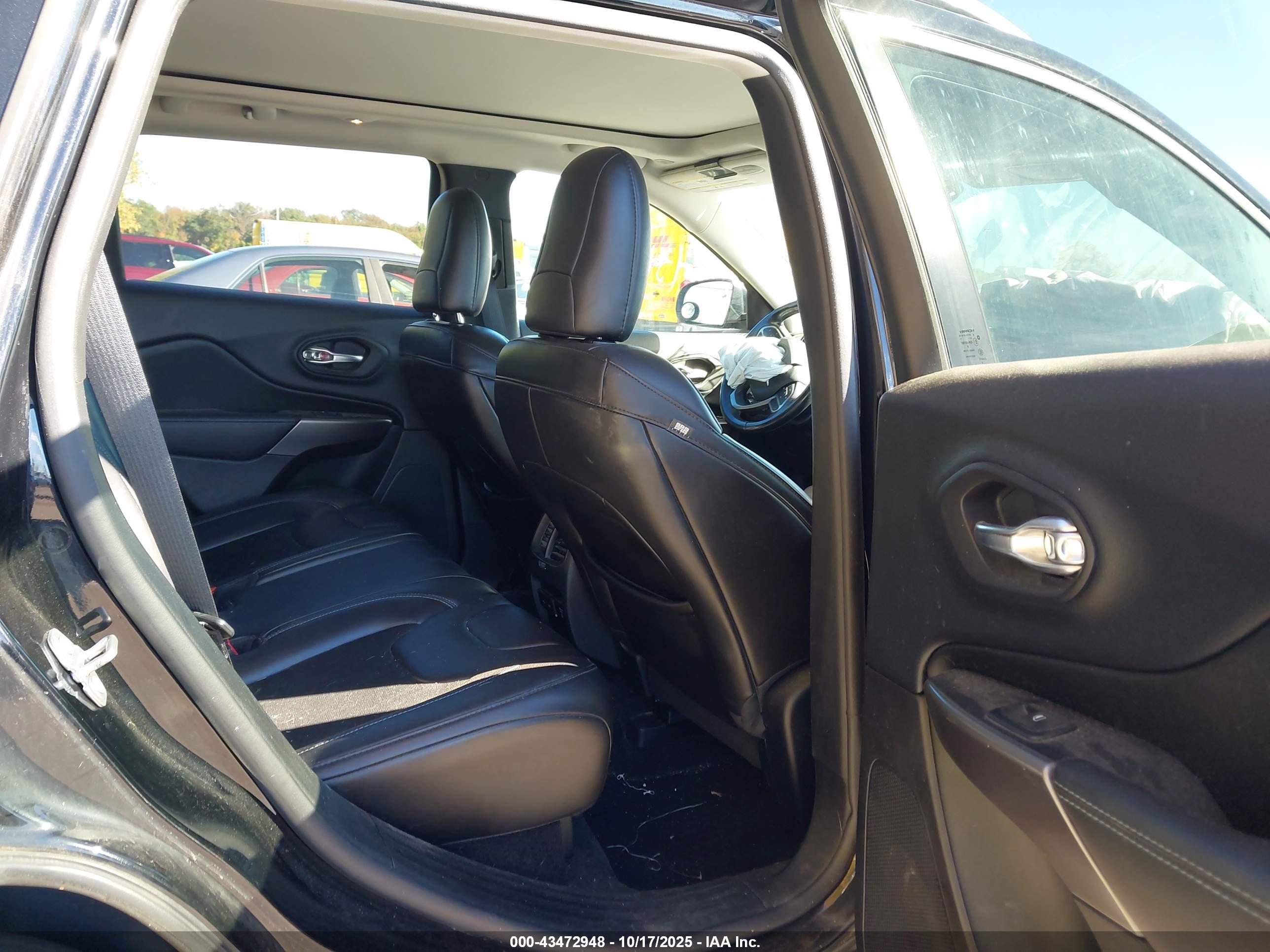 JEEP CHEROKEE image 8