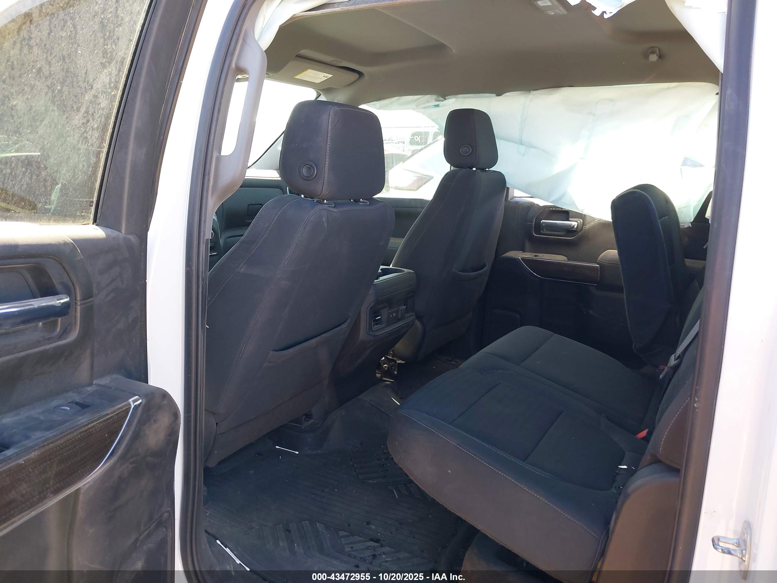 CHEVROLET SILVERADO image 8
