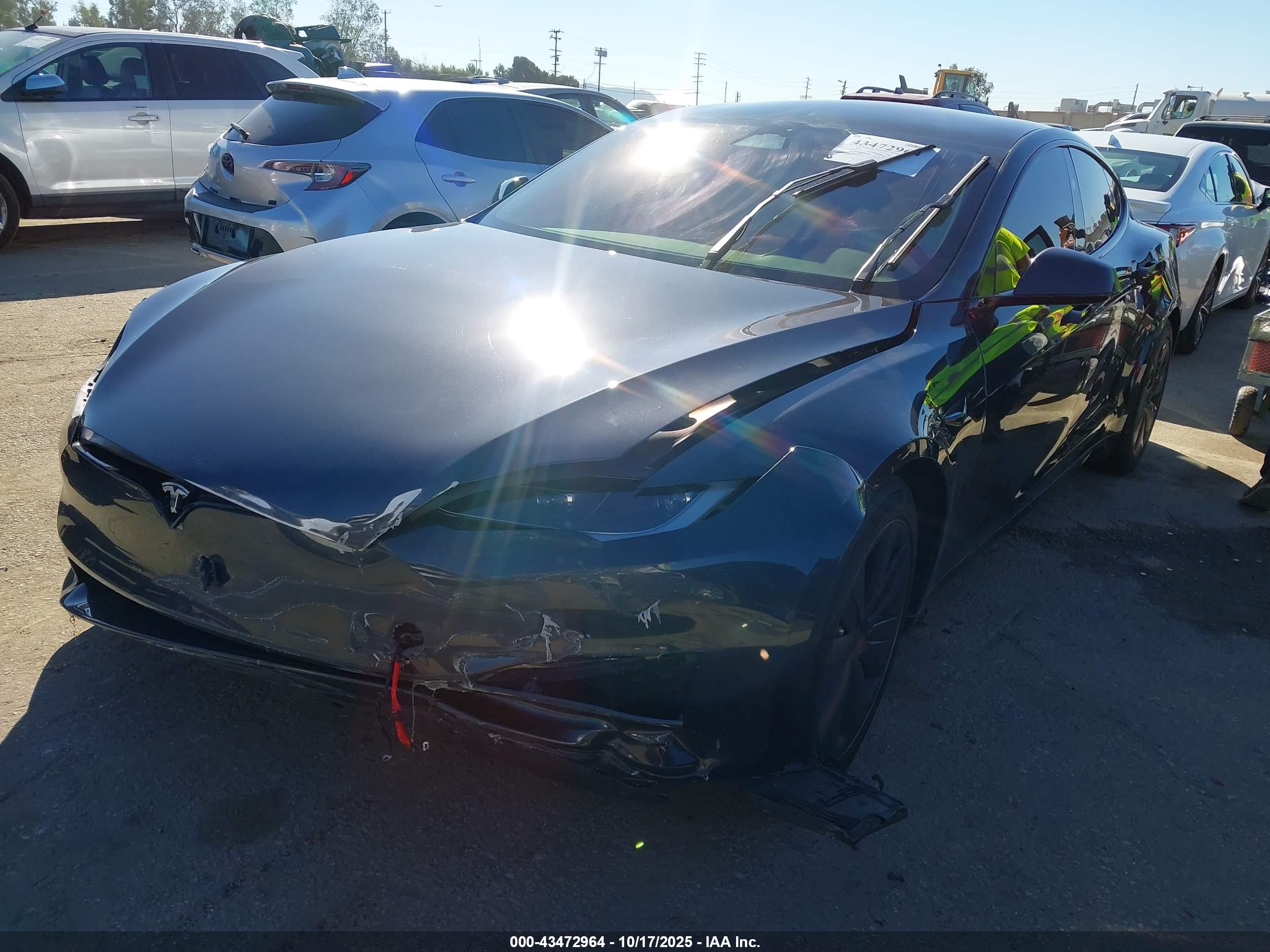 TESLA MODEL image 2