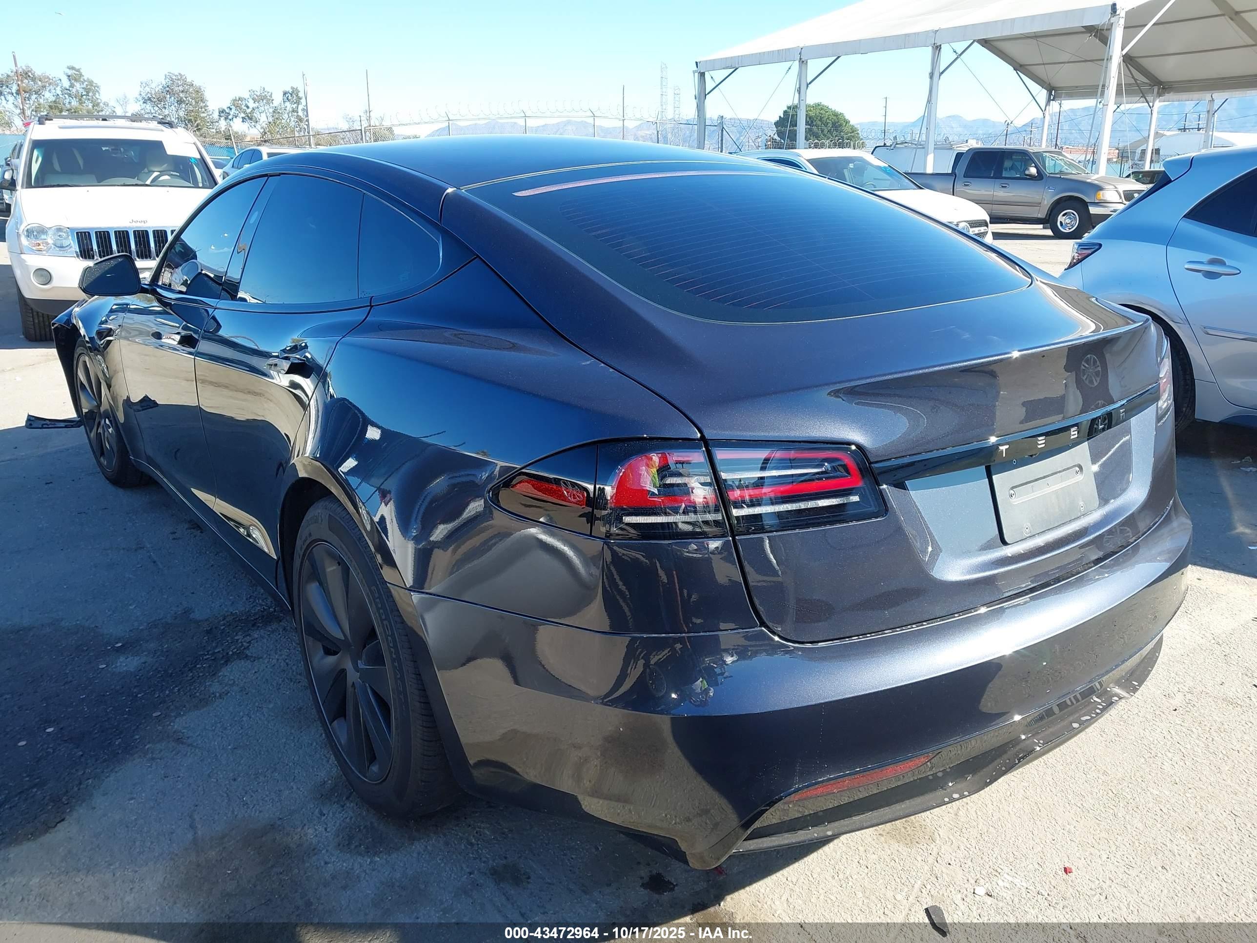 TESLA MODEL image 3