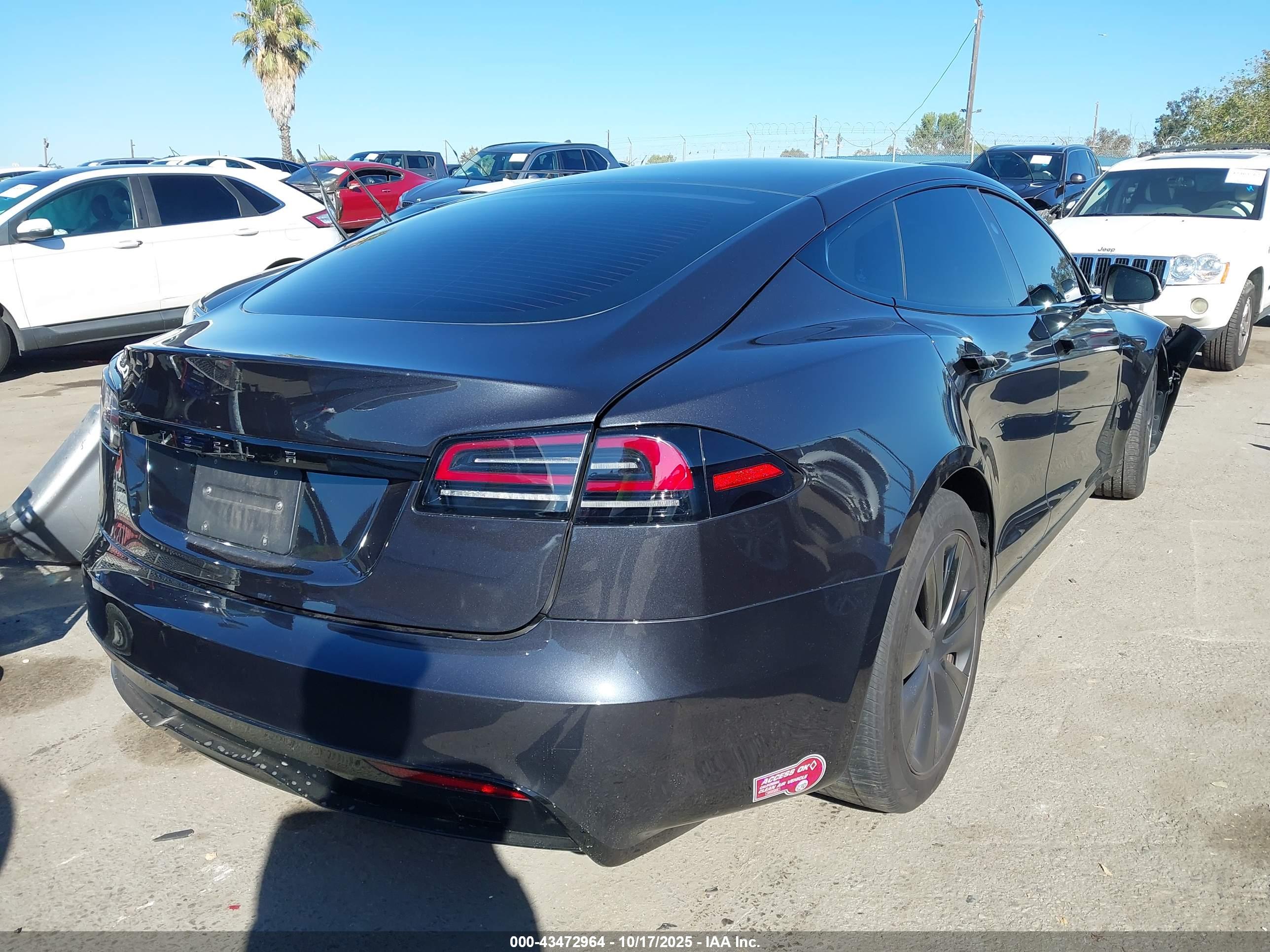 TESLA MODEL image 4