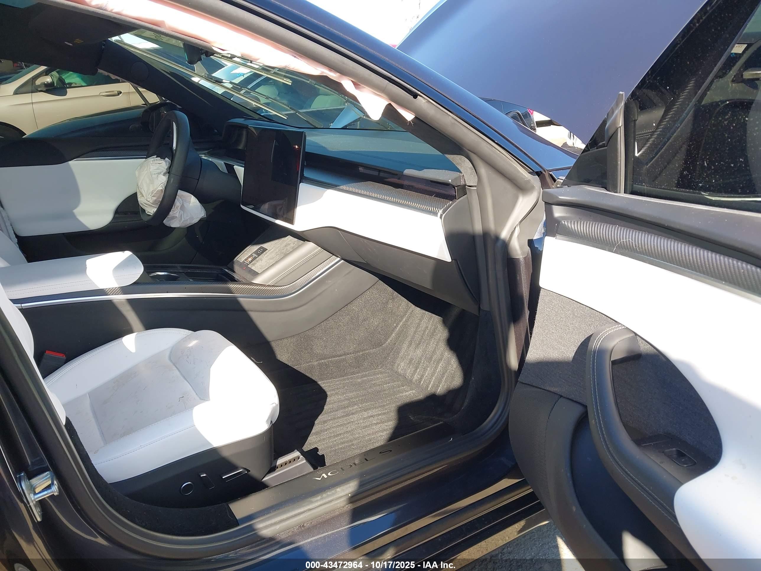 TESLA MODEL image 5