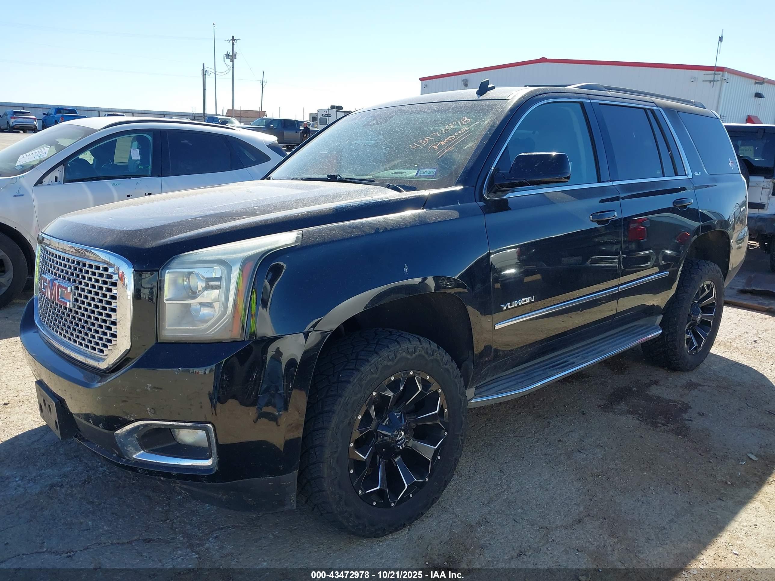 GMC YUKON image 2