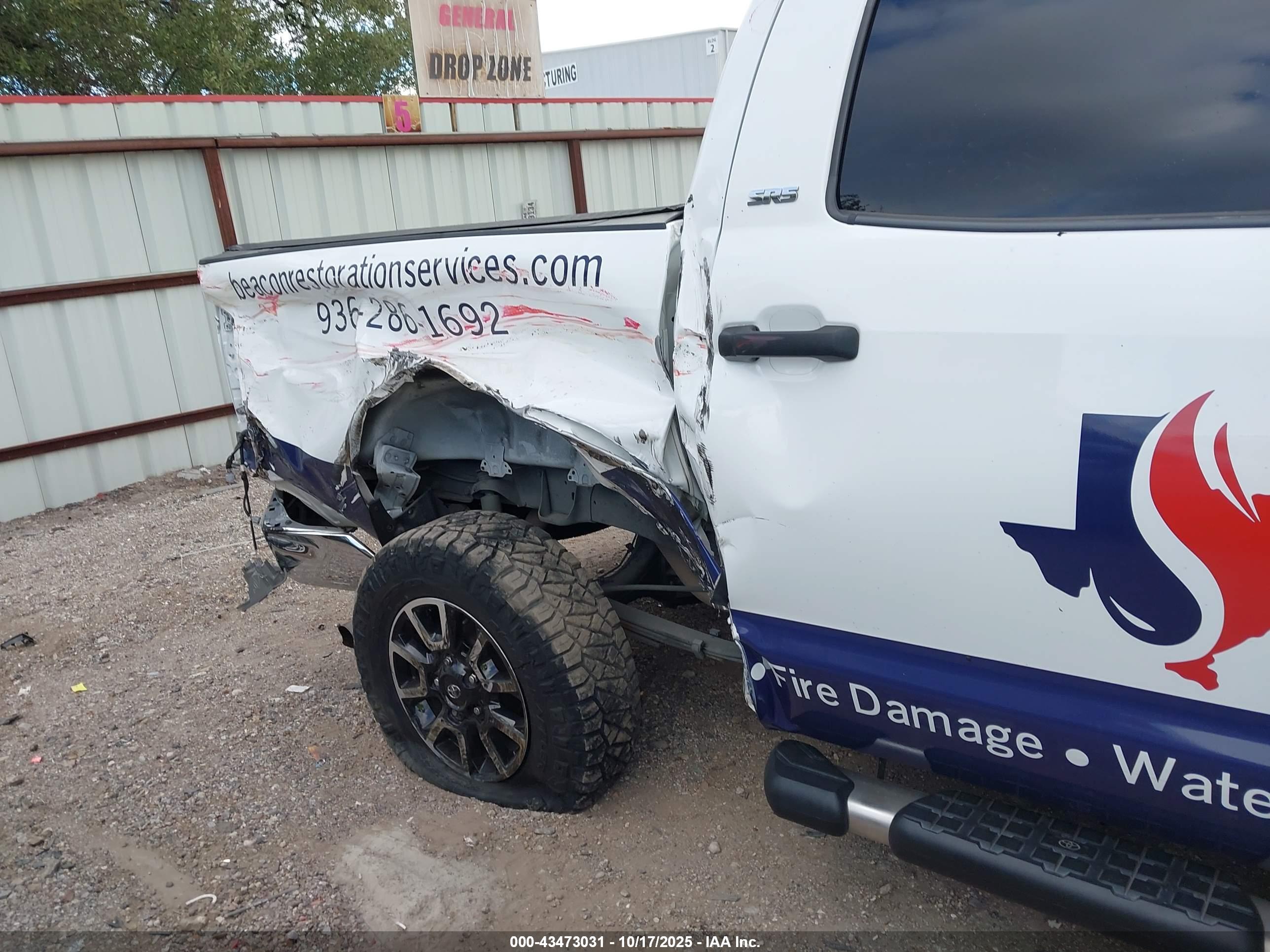 TOYOTA TUNDRA image 6