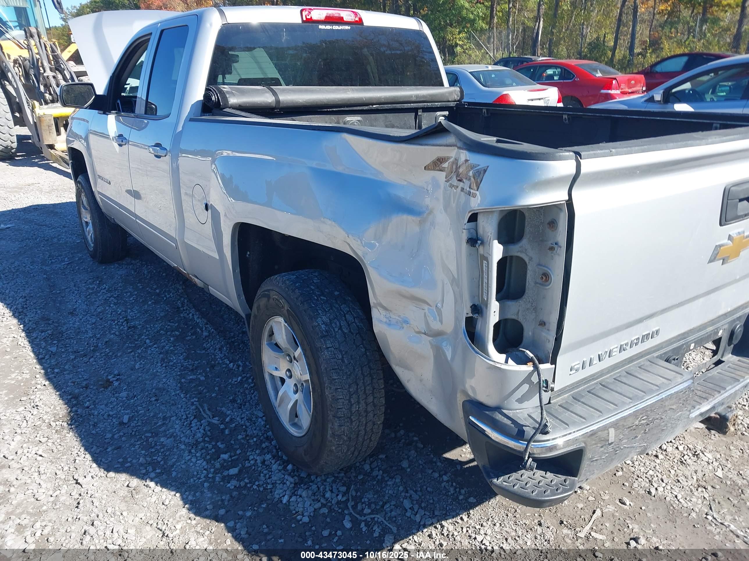 CHEVROLET SILVERADO image 6