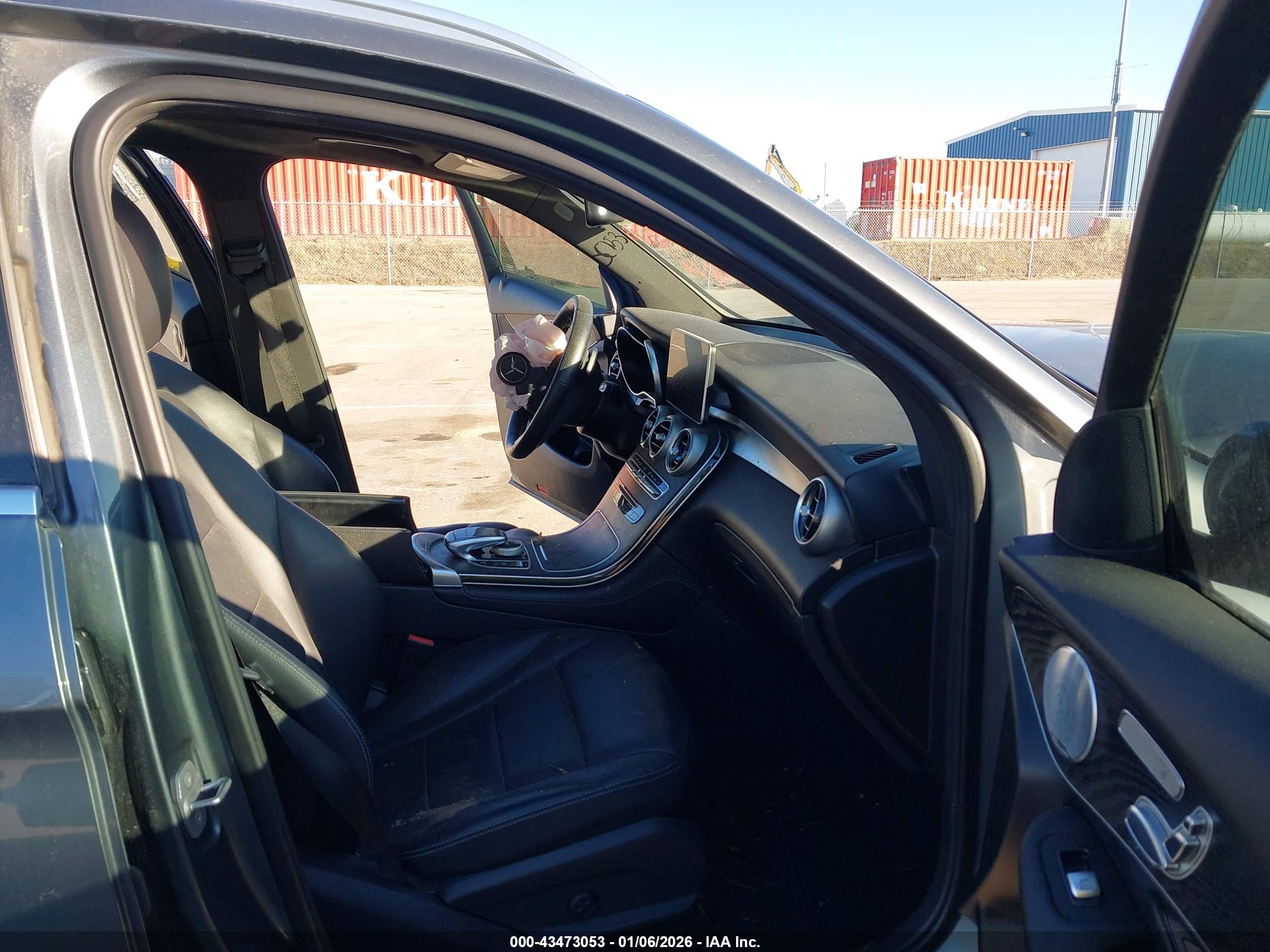 MERCEDES-BENZ GLC image 5